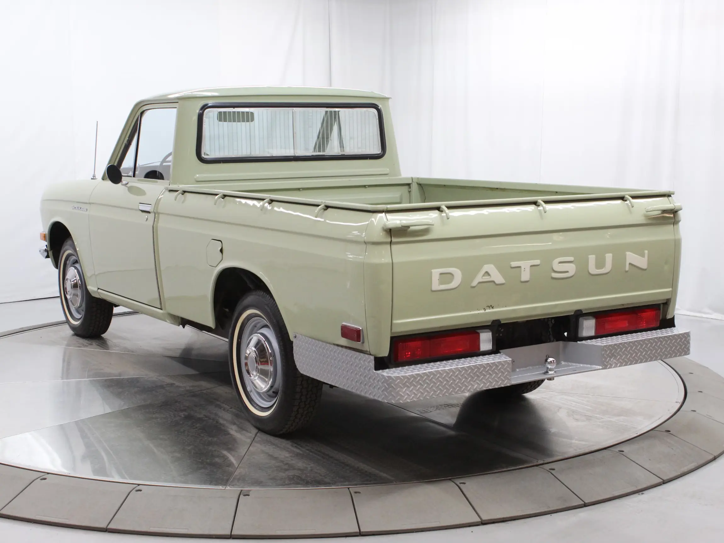 1971-datsun-1600-for-sale-05