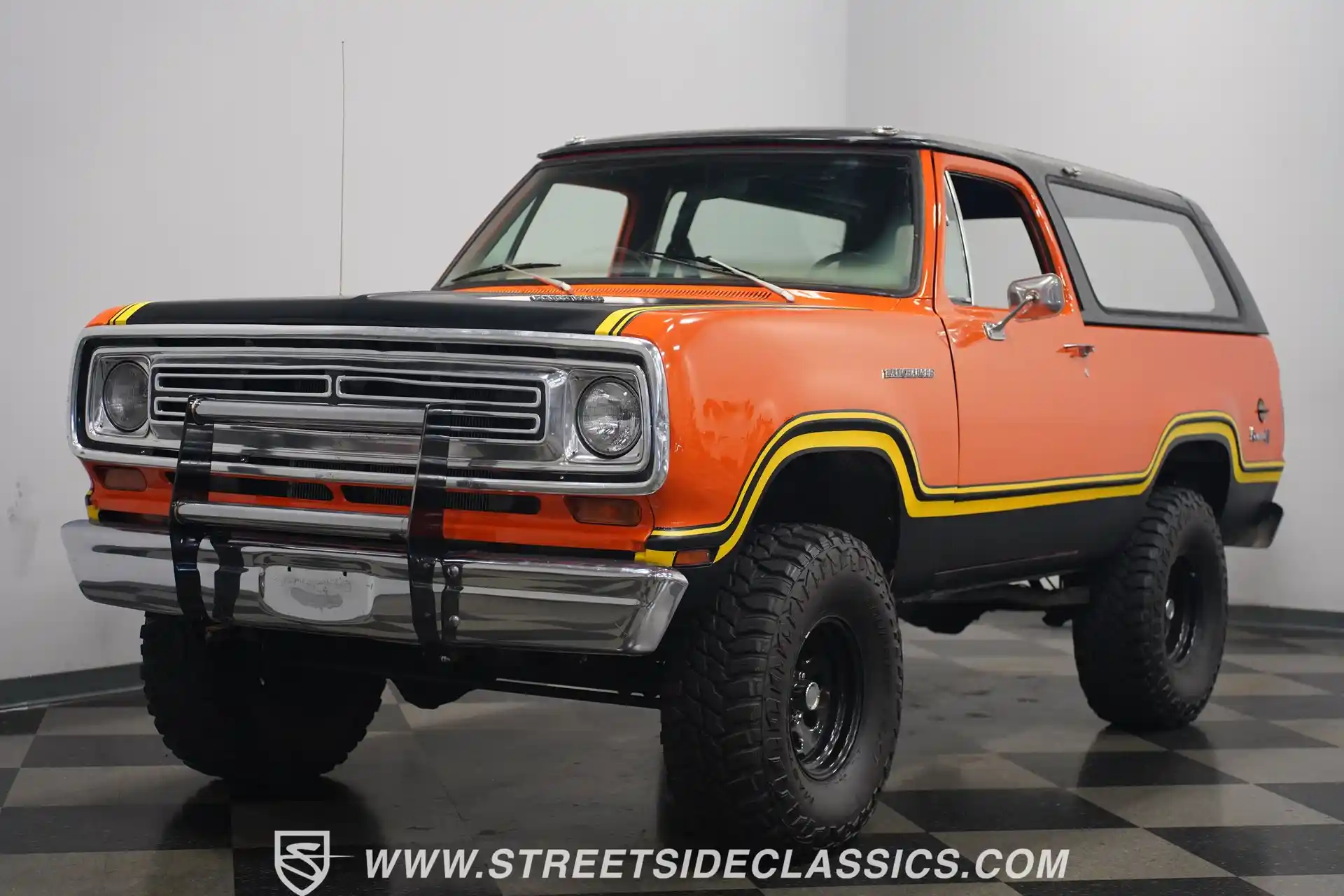 1975-dodge-ramcharger-4x4-for-sale-01