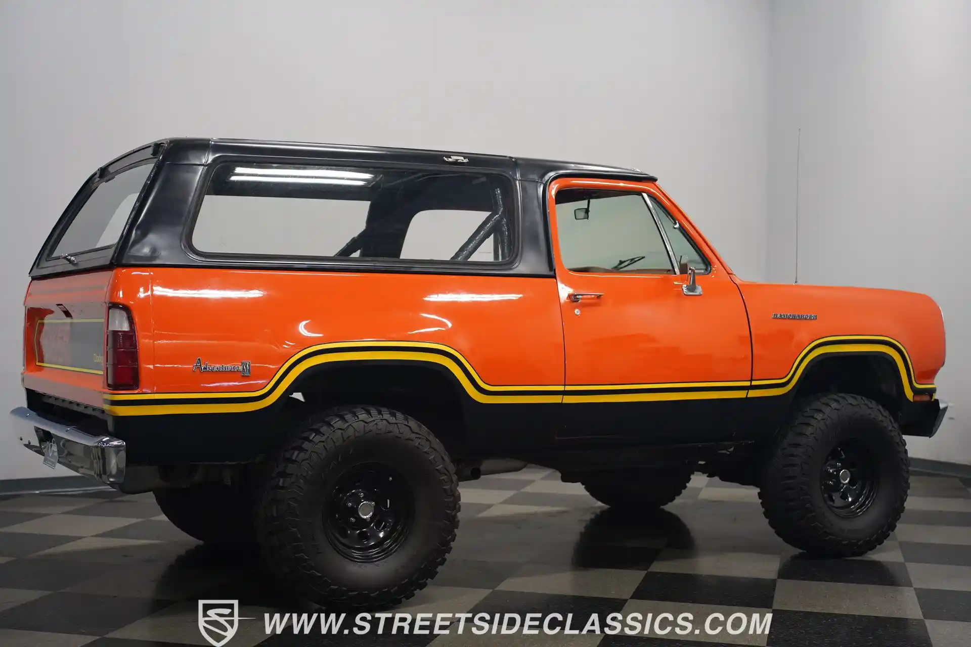 1975-dodge-ramcharger-4x4-for-sale-11