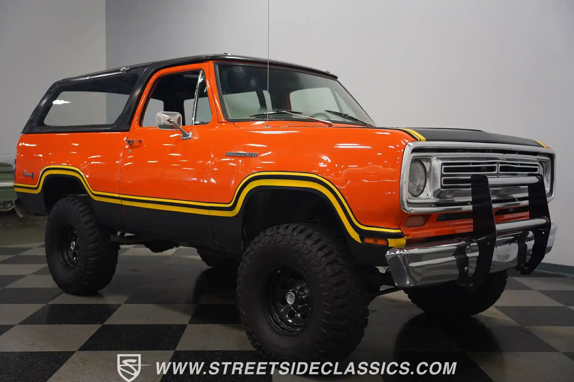 1975-dodge-ramcharger-4x4-for-sale-12