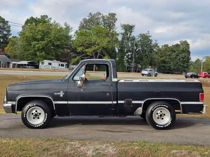 1985-chevrolet-c10-silverado-for-sale-09