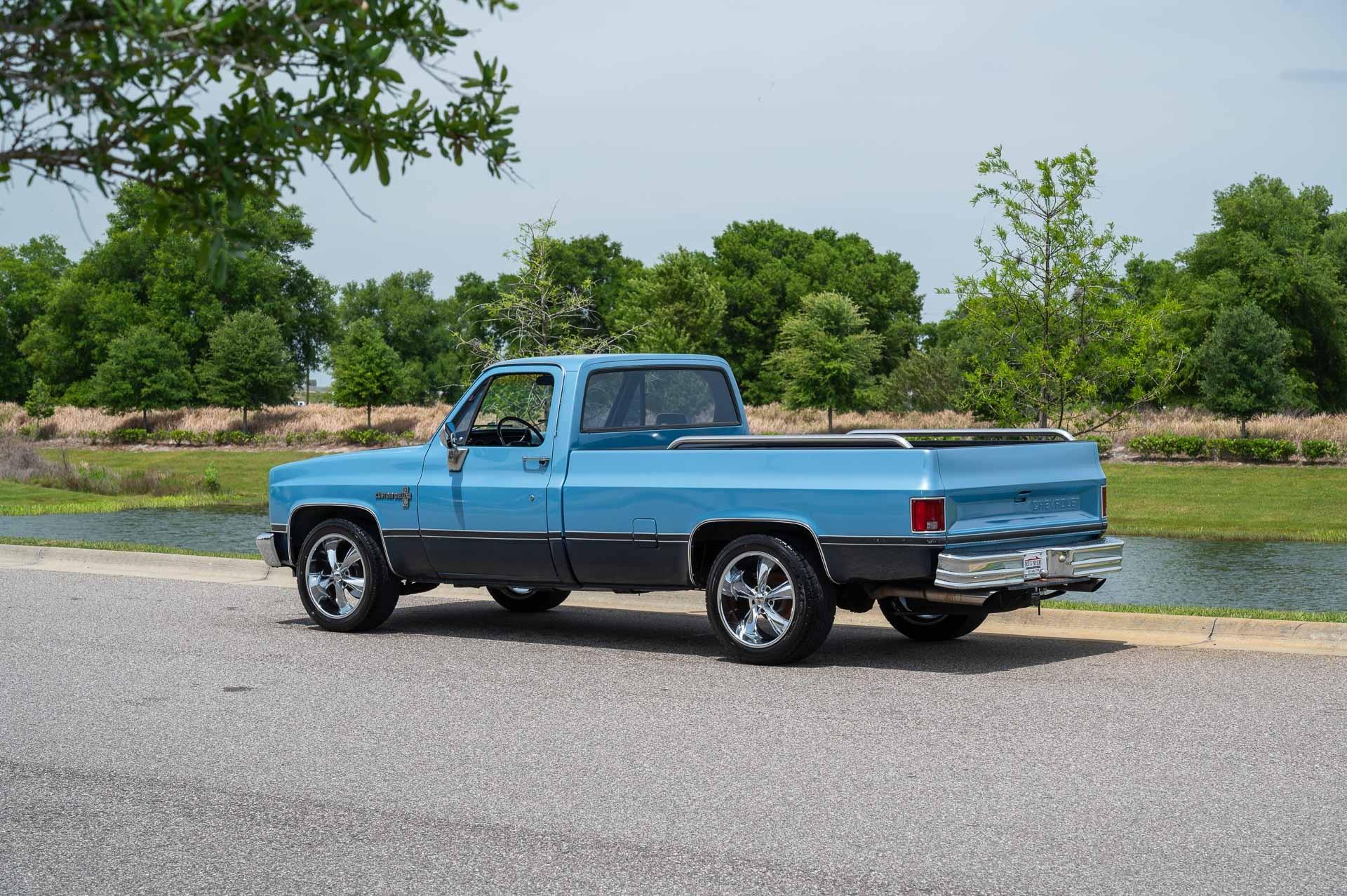 1985-chevy-c10-custom-deluxe-ls-03