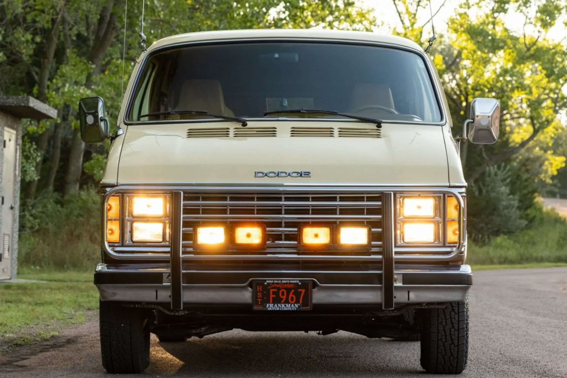 1985-dodge-ram-van-250-prospector-rwd-passenger-van-for-sale-10