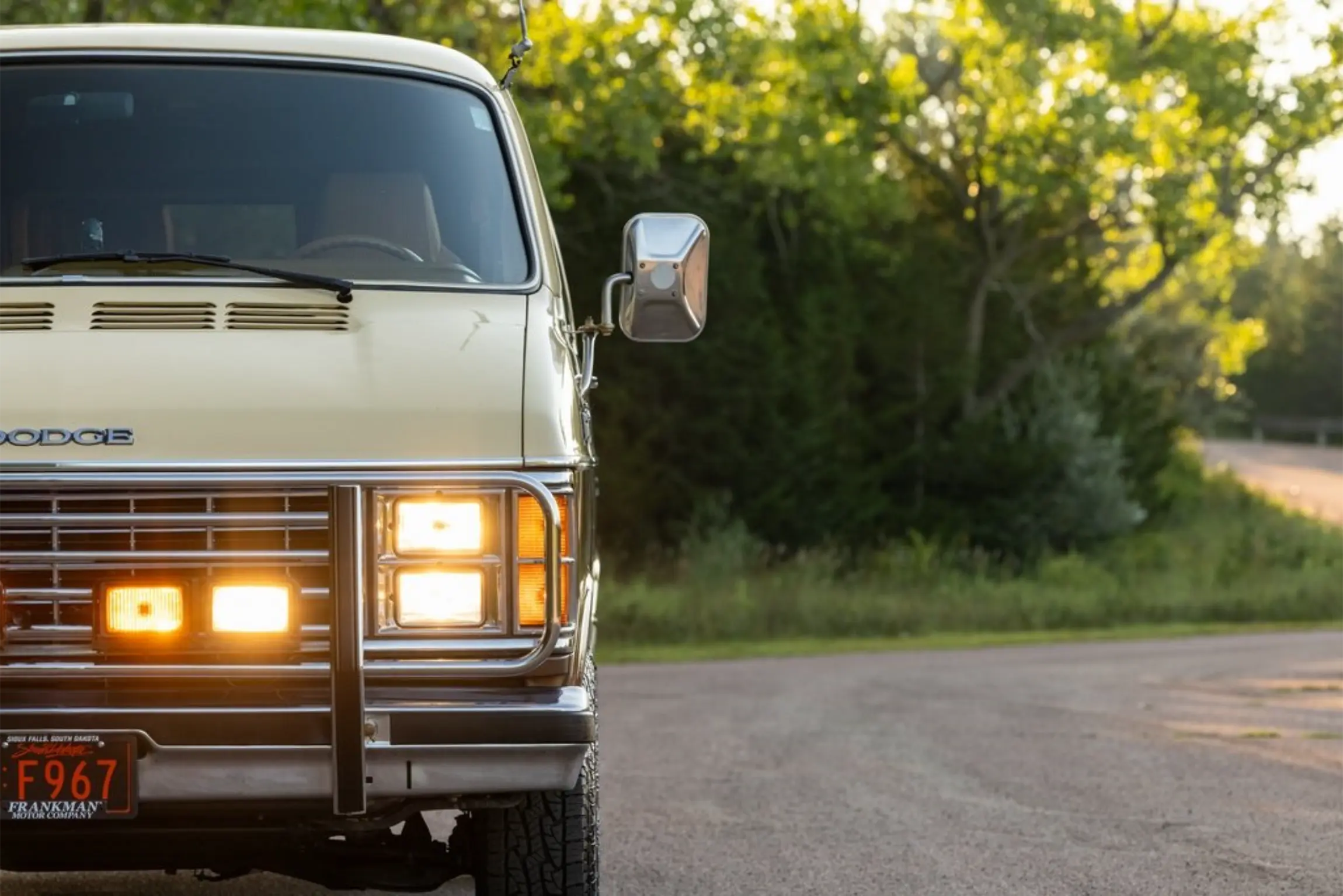 1985-dodge-ram-van-250-prospector-rwd-passenger-van-for-sale-12