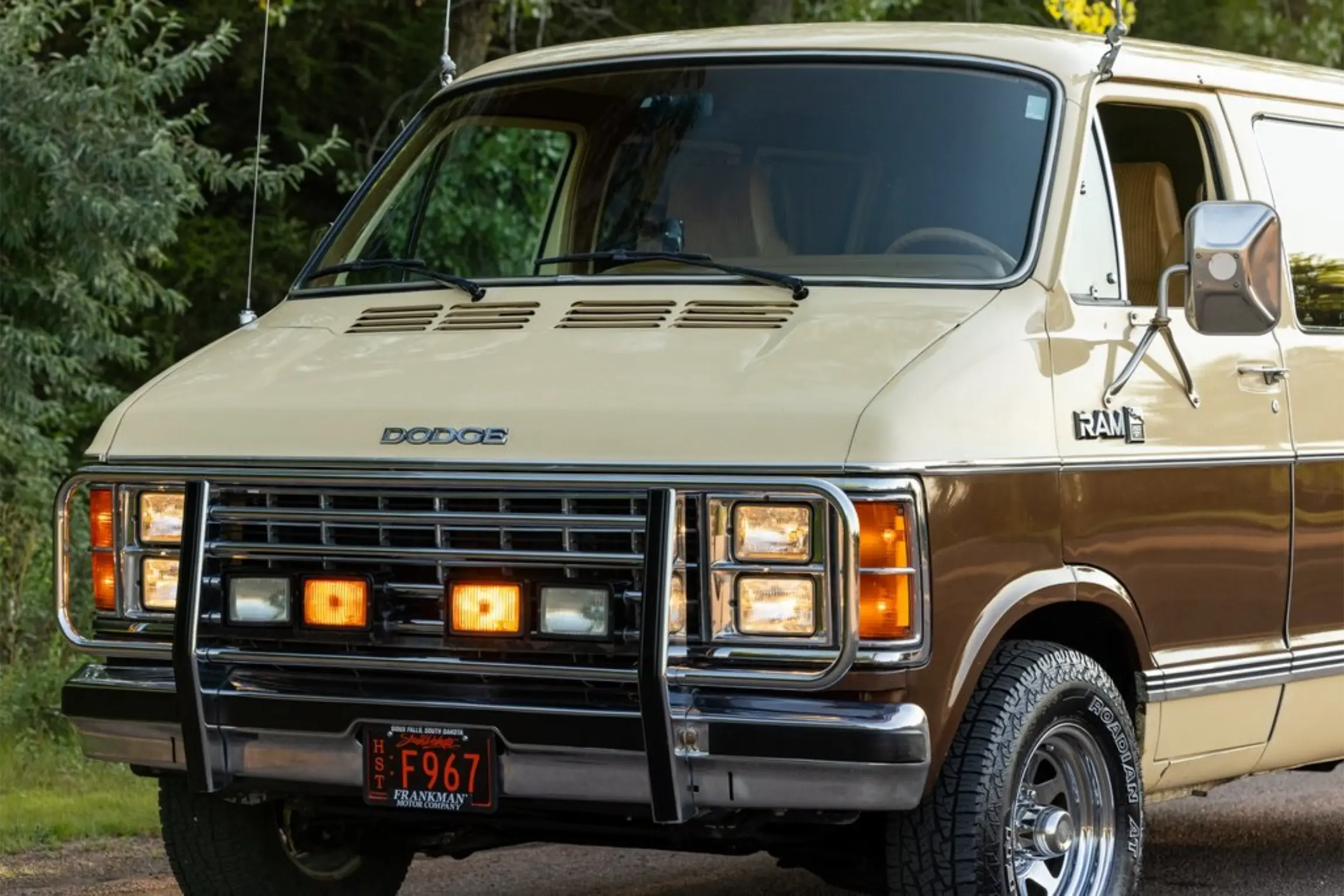 1985-dodge-ram-van-250-prospector-rwd-passenger-van-for-sale-16