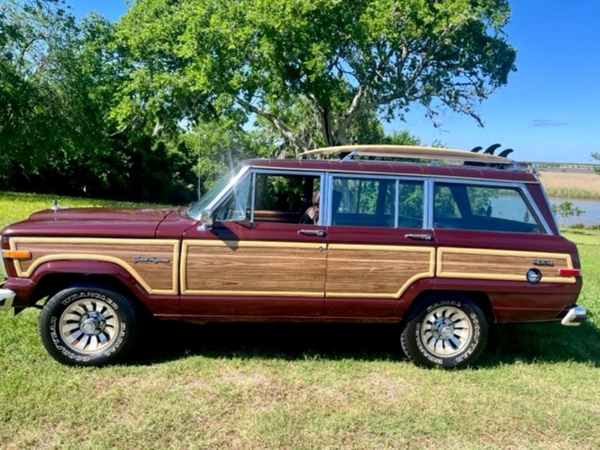 1987-jeep-grand-wagoneer-survivor-02