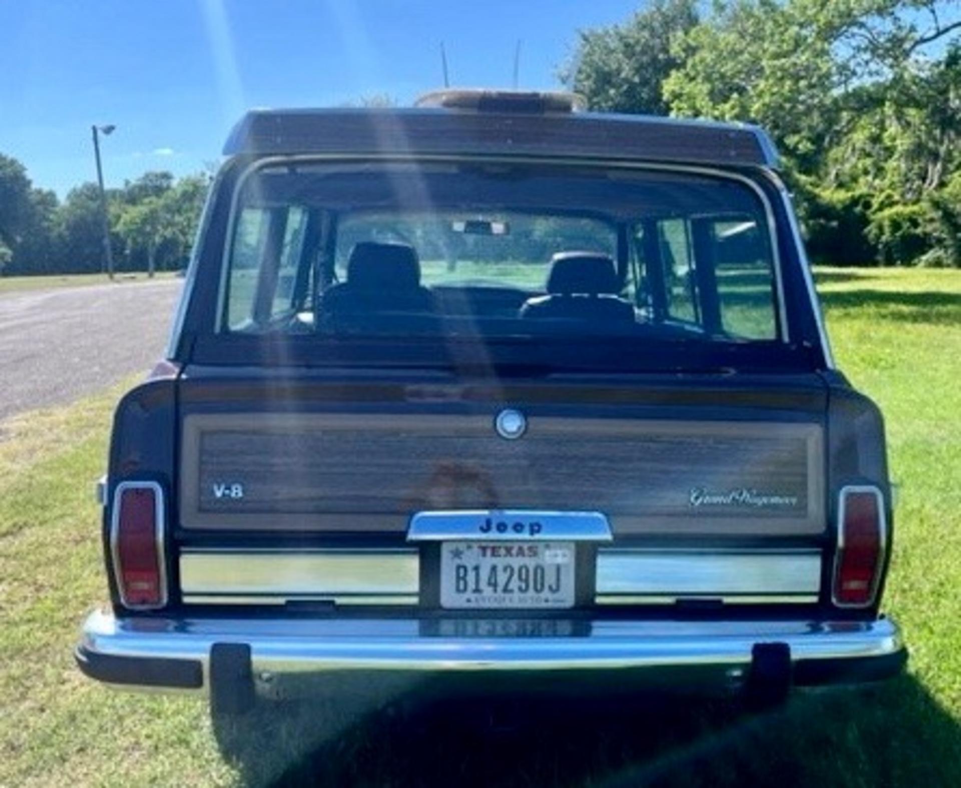 1987-jeep-grand-wagoneer-survivor-04