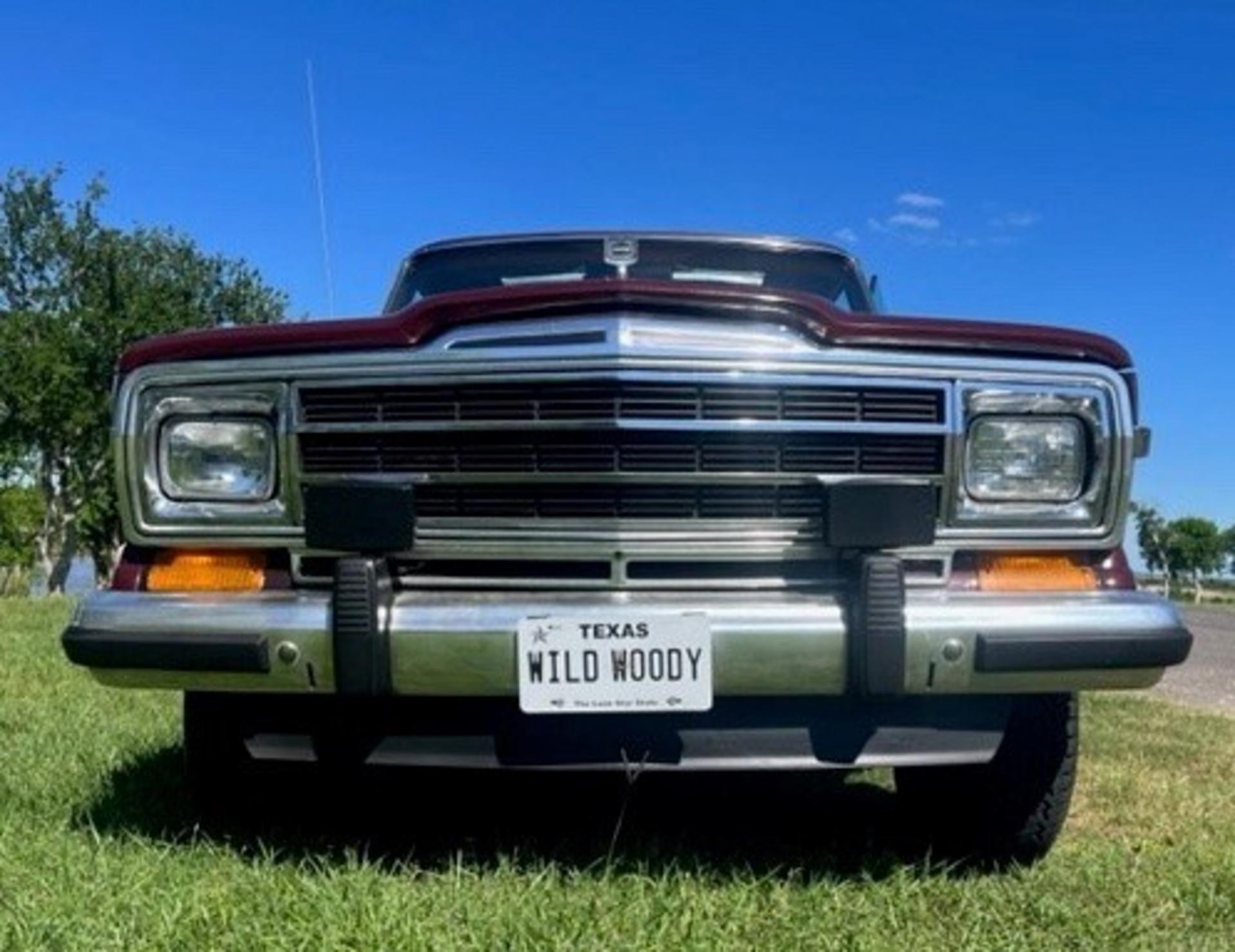 1987-jeep-grand-wagoneer-survivor-11