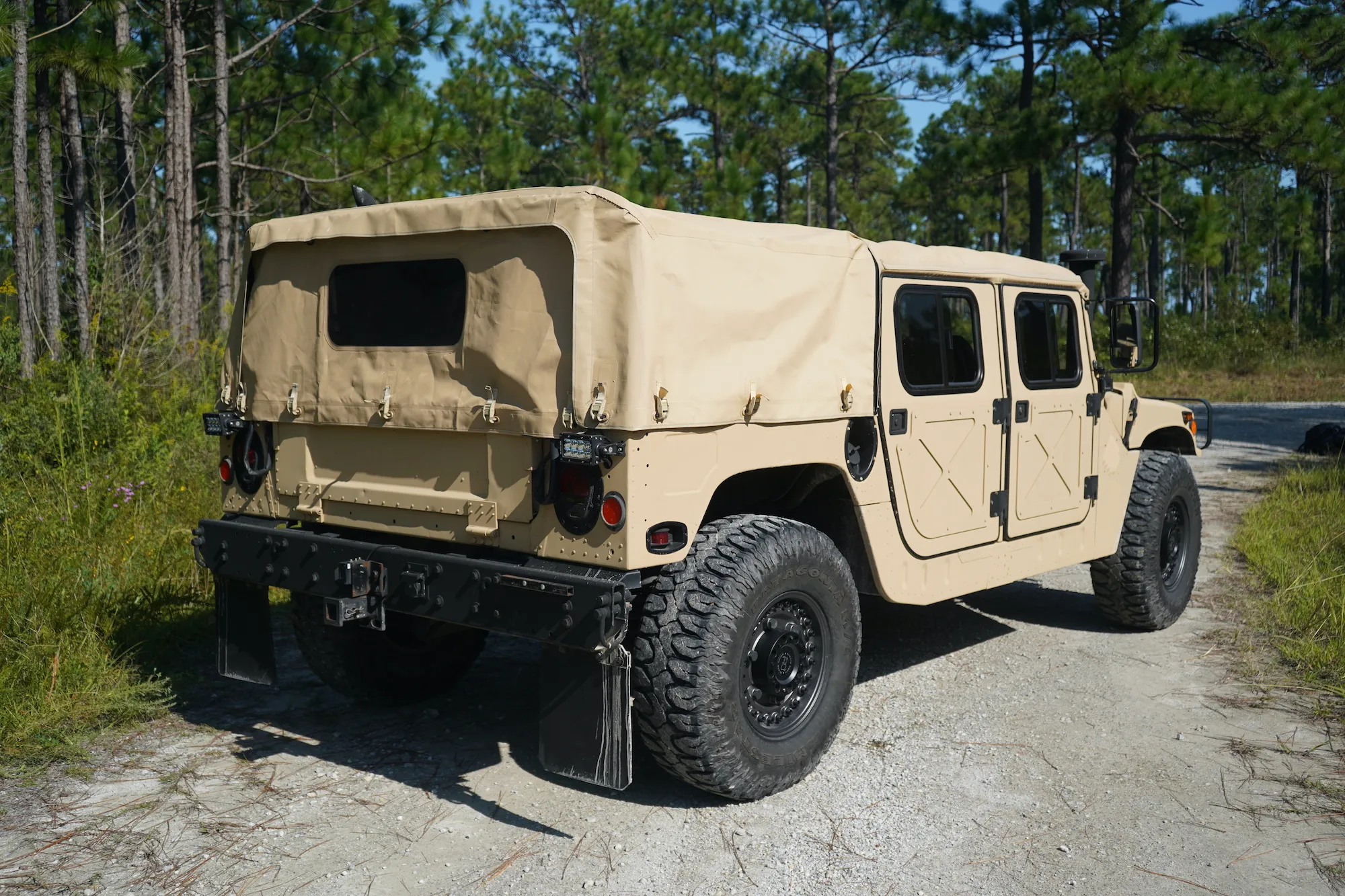 1989-AM-GENERAL-HMMWV-M998-4D-SOFT-TOP-163985A-24-76084