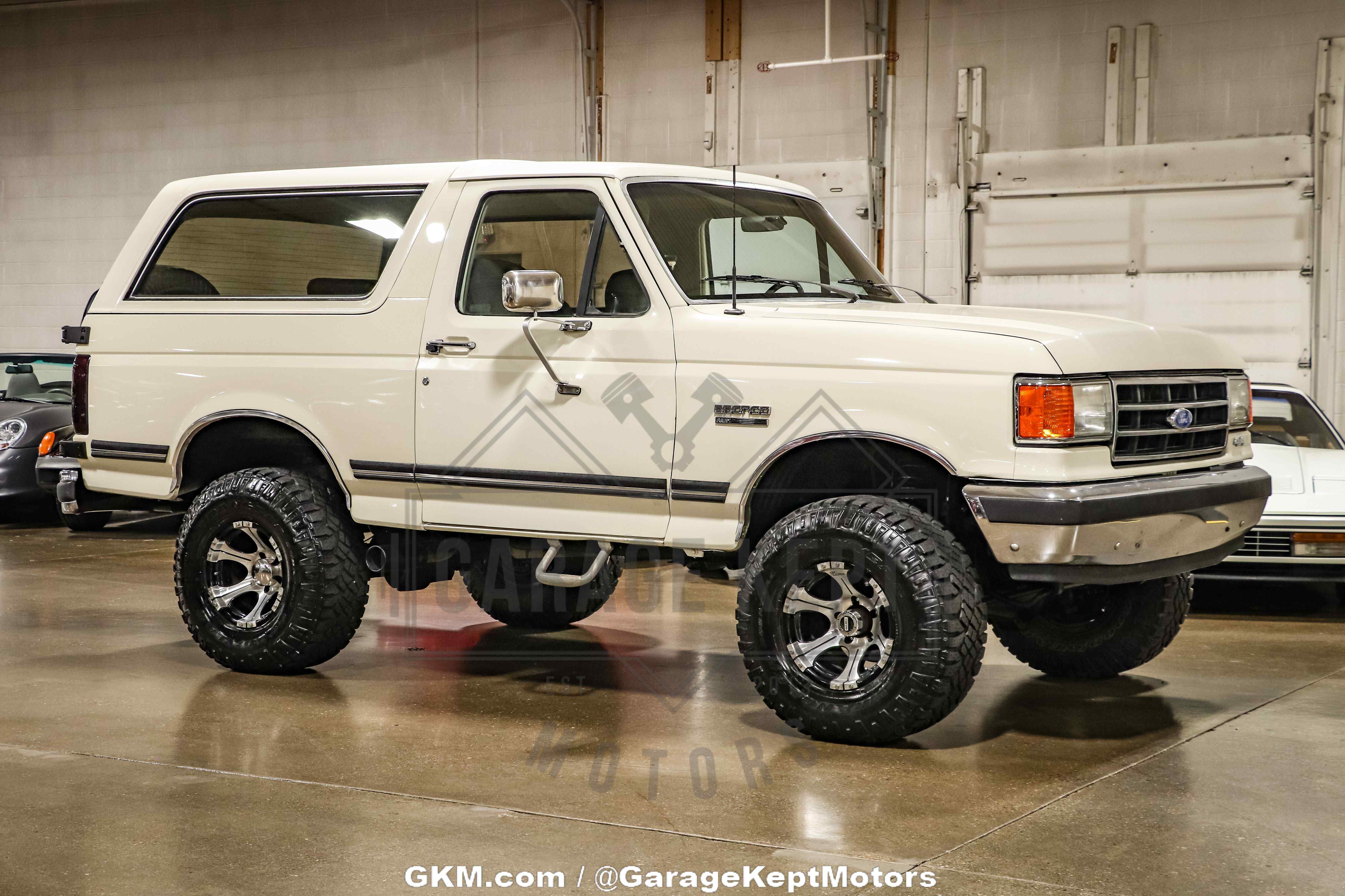 1990-ford-bronco-xlt-for-sale-12