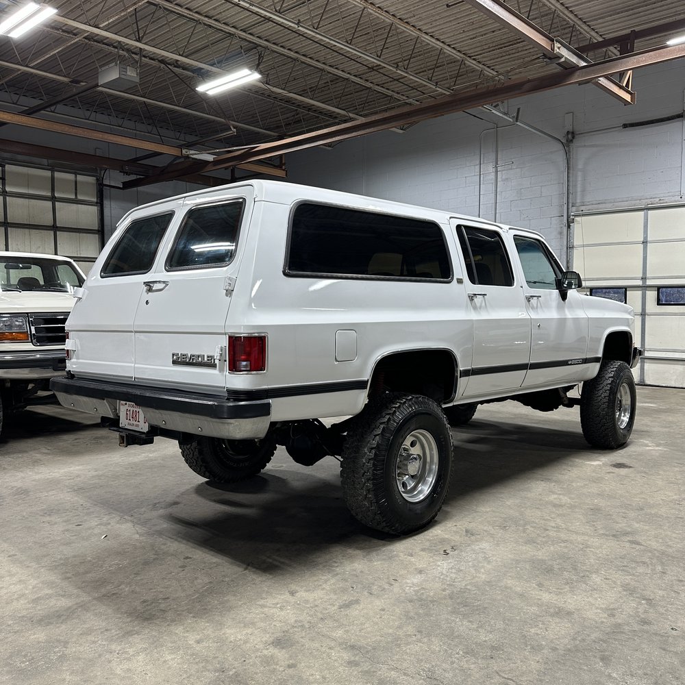 1991-chevrolet-suburban-2500-for-sale-04