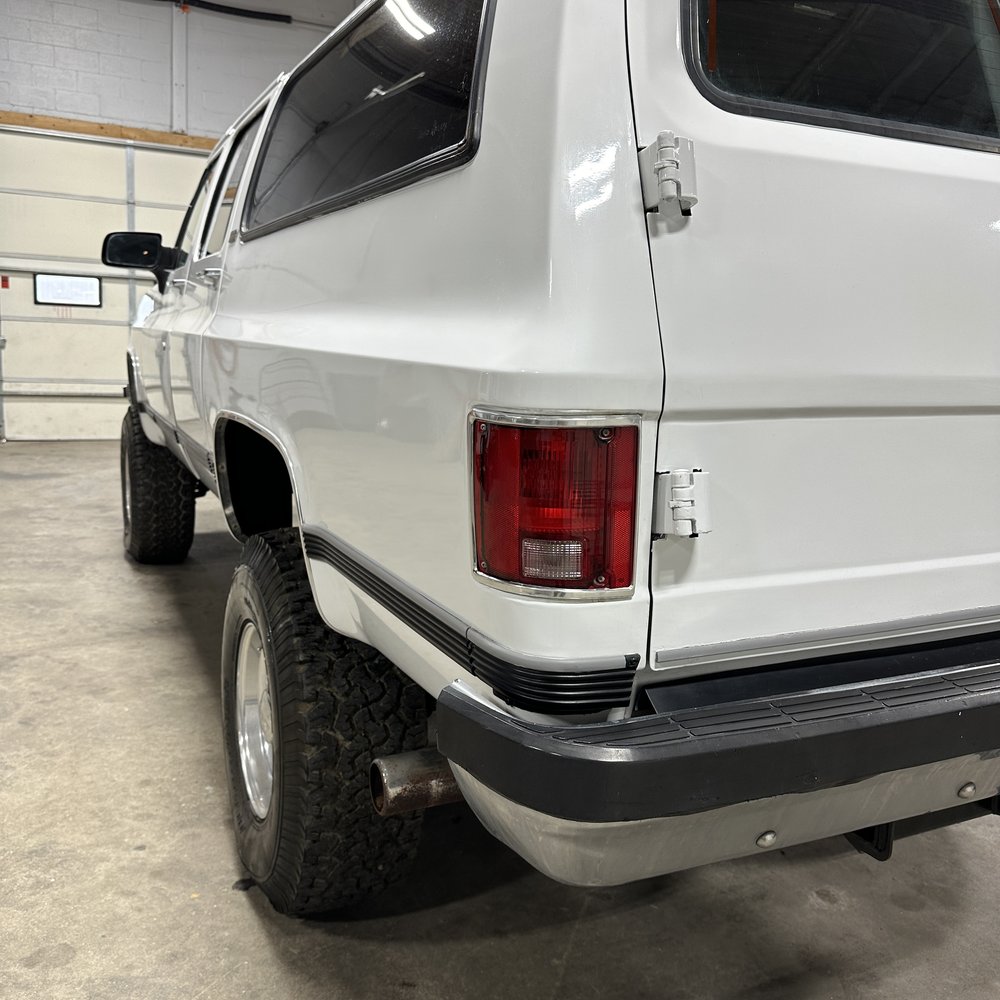 1991-chevrolet-suburban-2500-for-sale-09