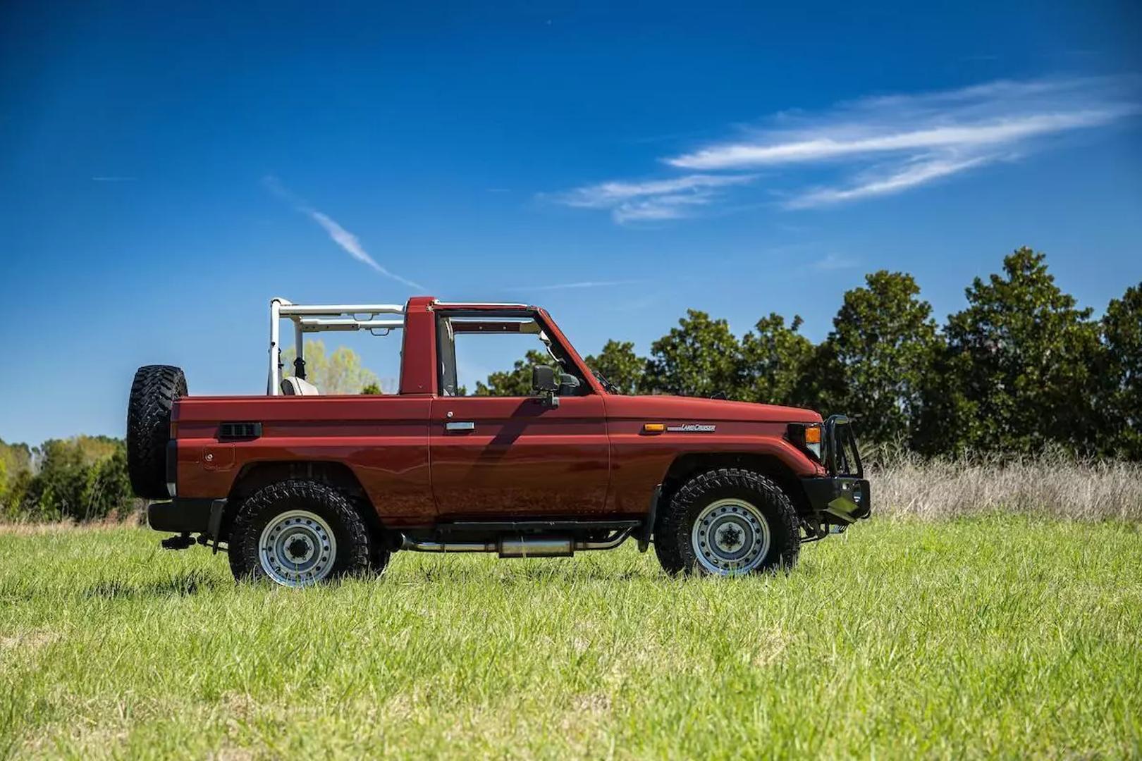 1992 TOYOTA LAND CRUISER HDJ73-02