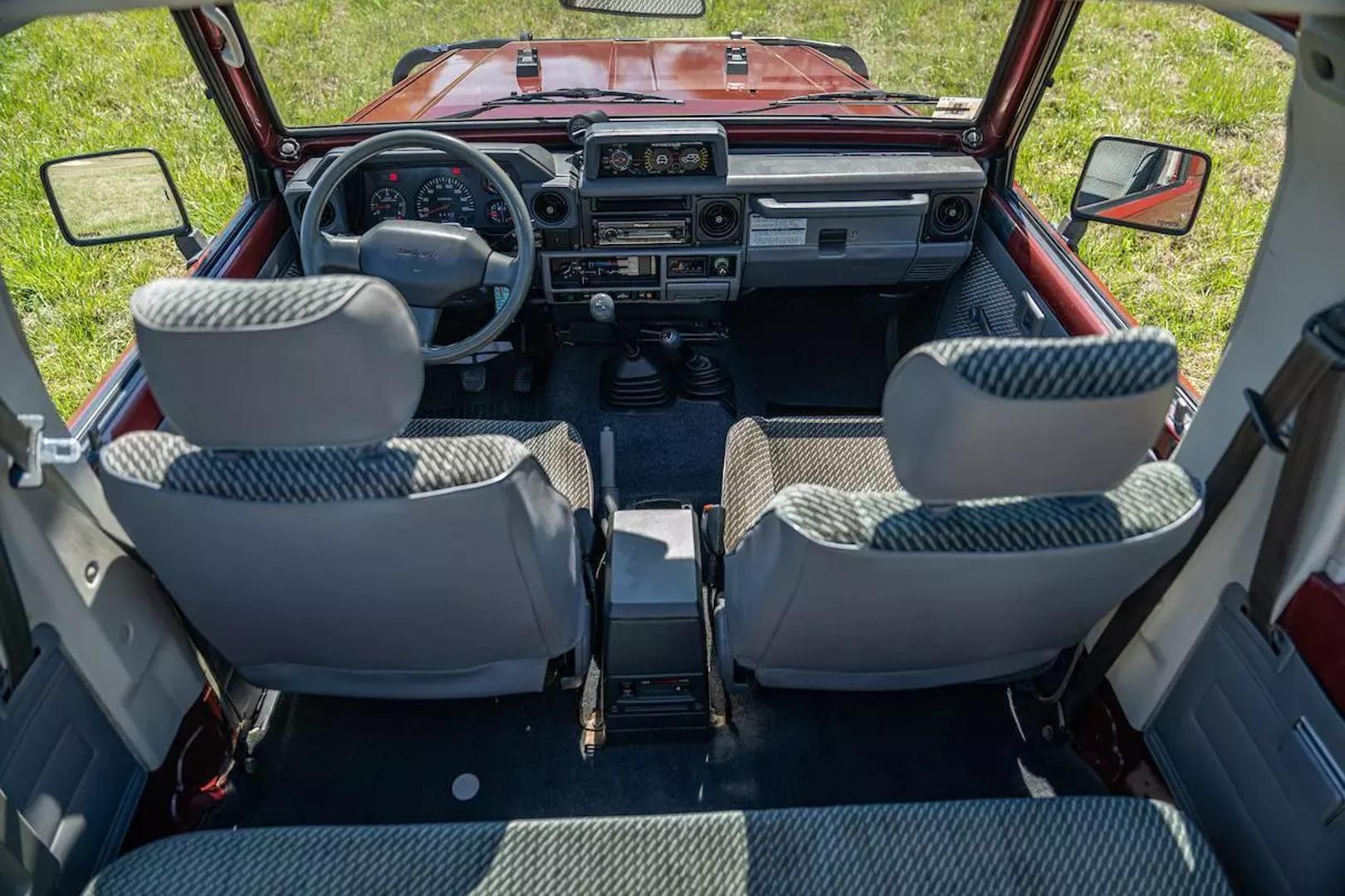 1992 TOYOTA LAND CRUISER HDJ73-07