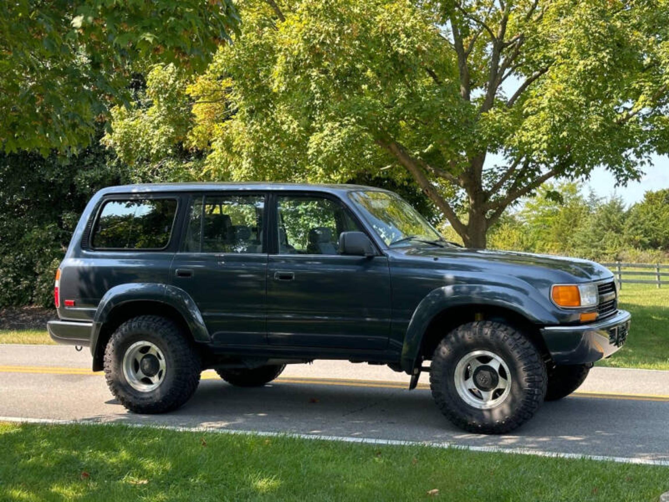 1992-toyota-land-cruiser-base-awd-4dr-suv-for-sale-04