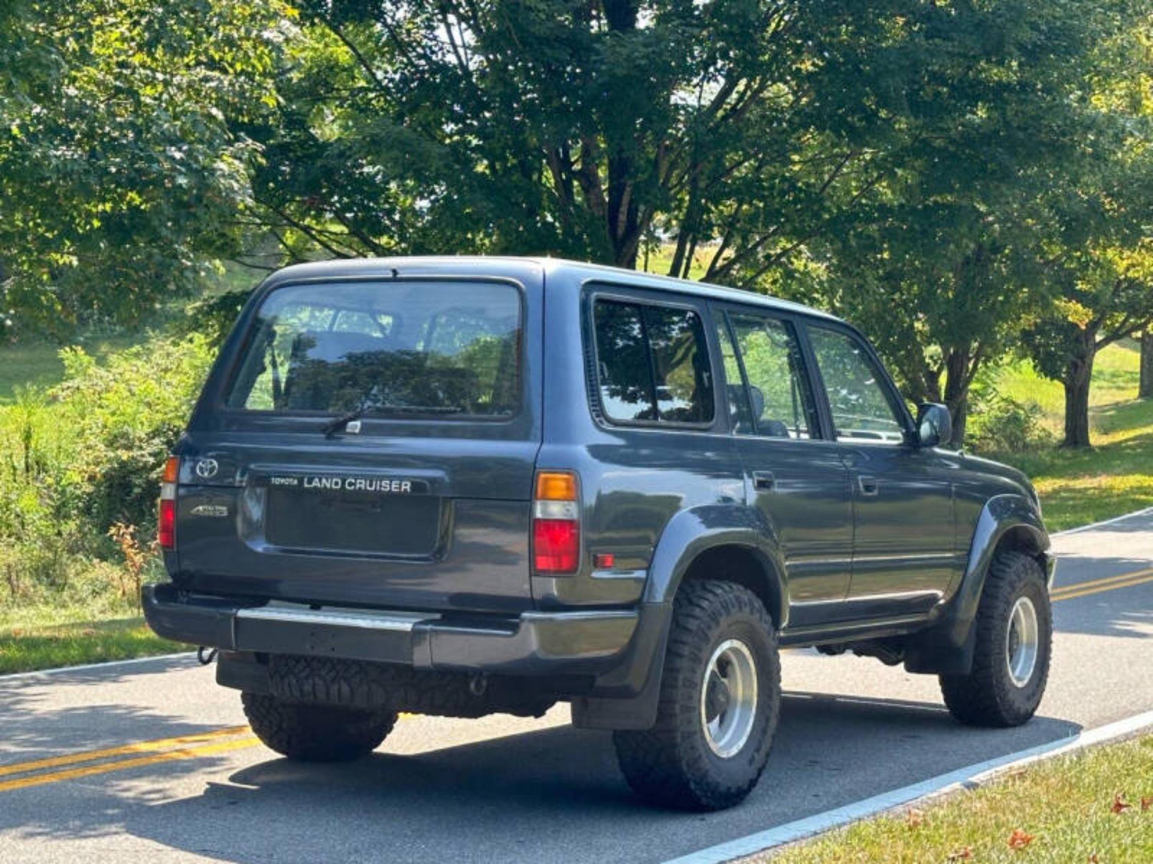 1992-toyota-land-cruiser-base-awd-4dr-suv-for-sale-09