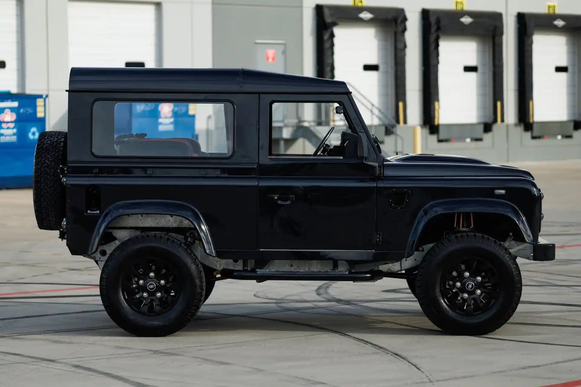 1995-land-rover-defender-90-earth-motorcars-for-sale-07