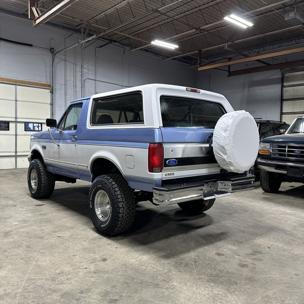 1996-ford-bronco-xlt-for-sale-02