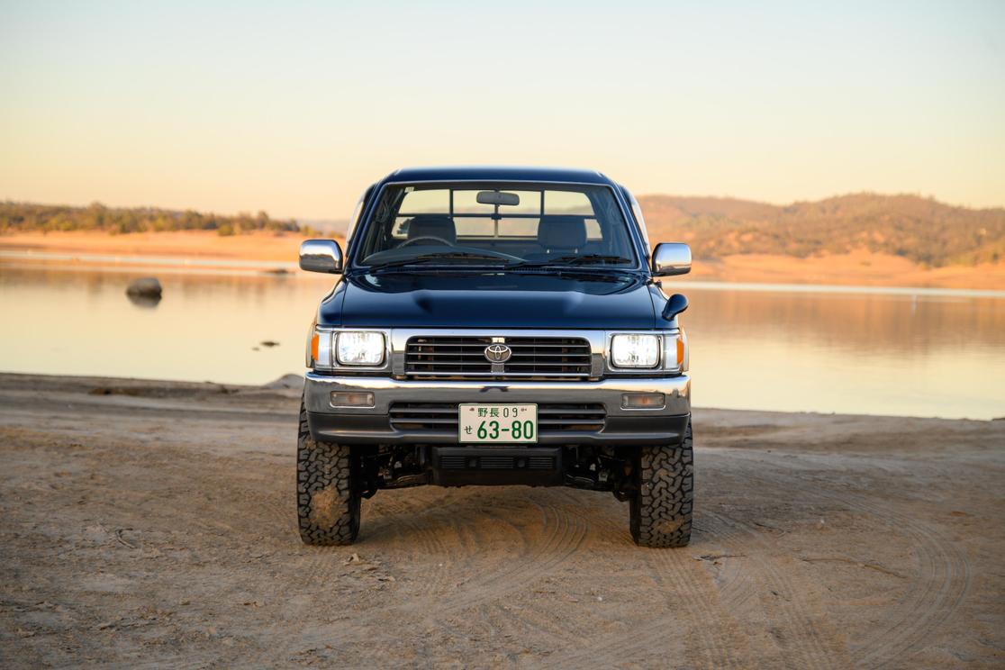 1996-toyota-hilux-ssr-08