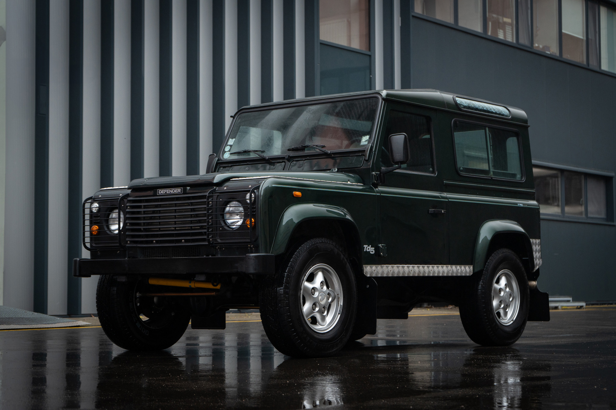 1999-land-rover-defender-td5-for-sale-01