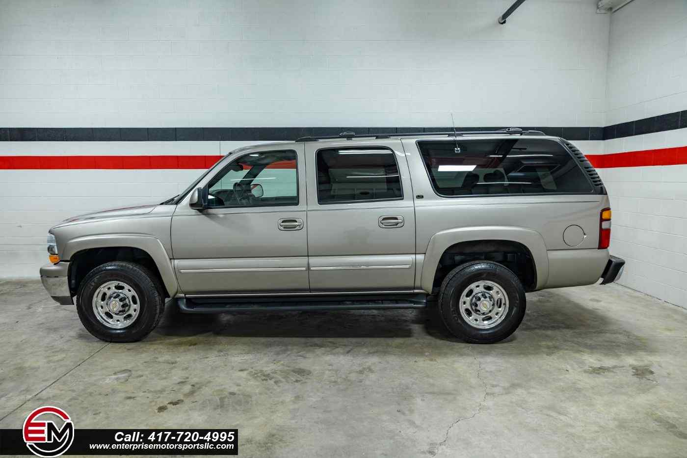 2001-Chevrolet-Suburban-LT-for-sale-02