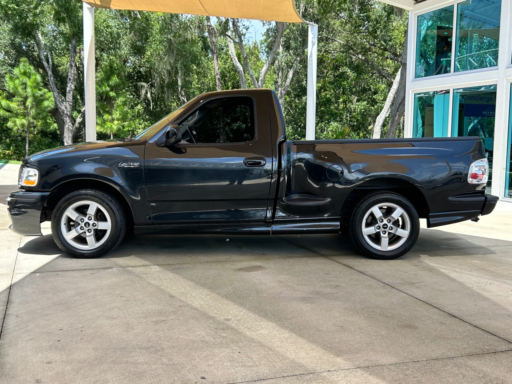 2001-ford-f-150-lightning-for-sale-08