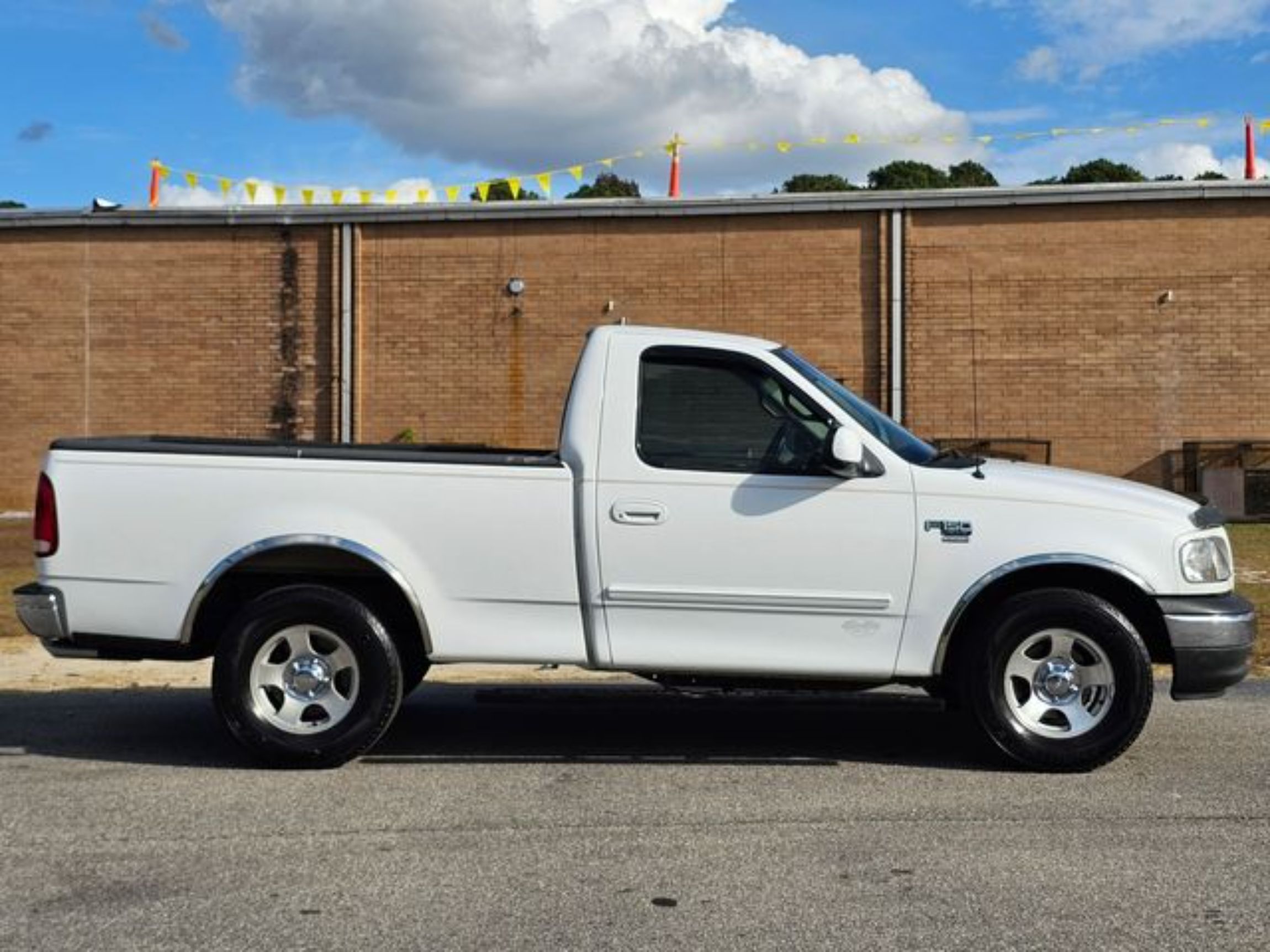 2001-ford-f-150-xlt-styleside-for-sale-05