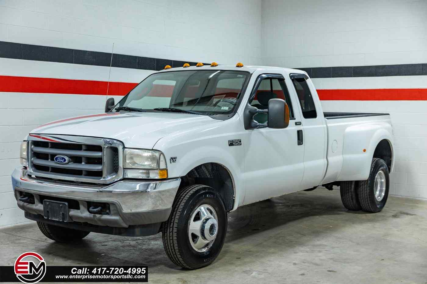 2004-Ford-Super-Duty-F-350-DRW-XLT-for-sale-01