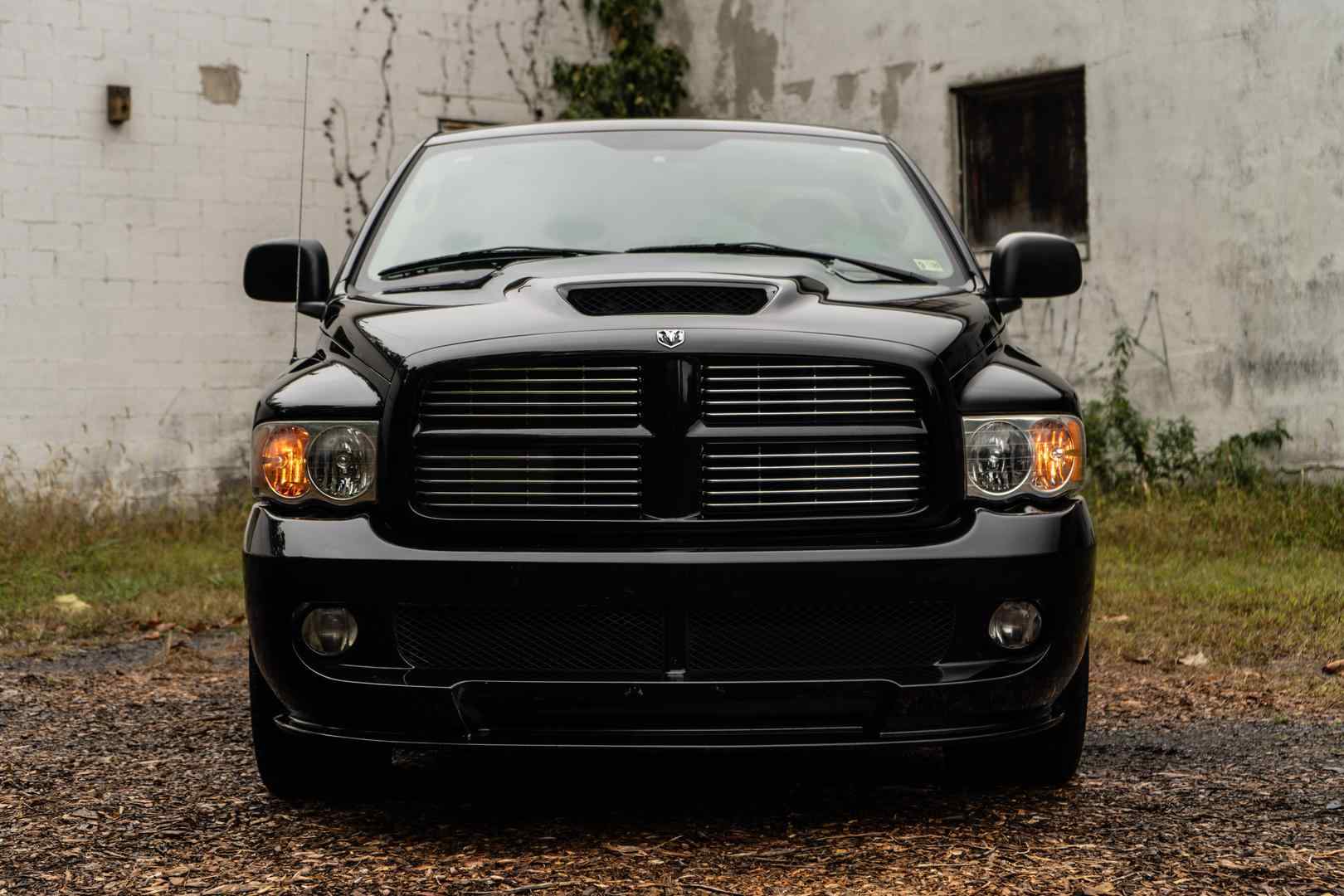 2005-dodge-ram-1500-srt-10-for-sale-03