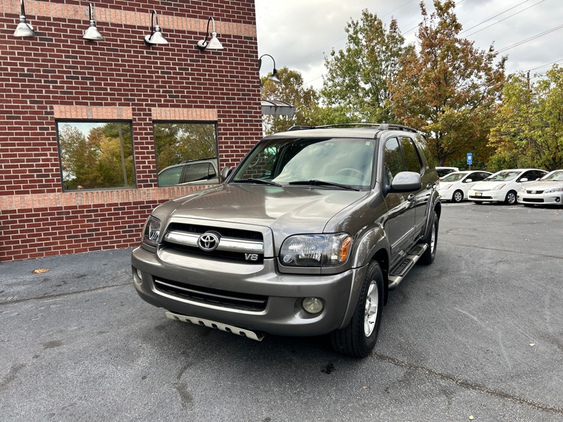 2005-toyota-sequoia-sr5-01