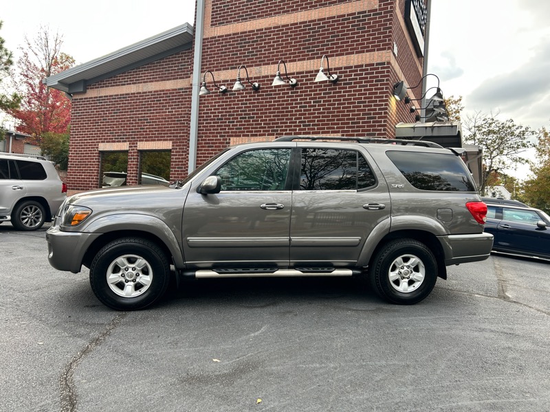 2005-toyota-sequoia-sr5-02