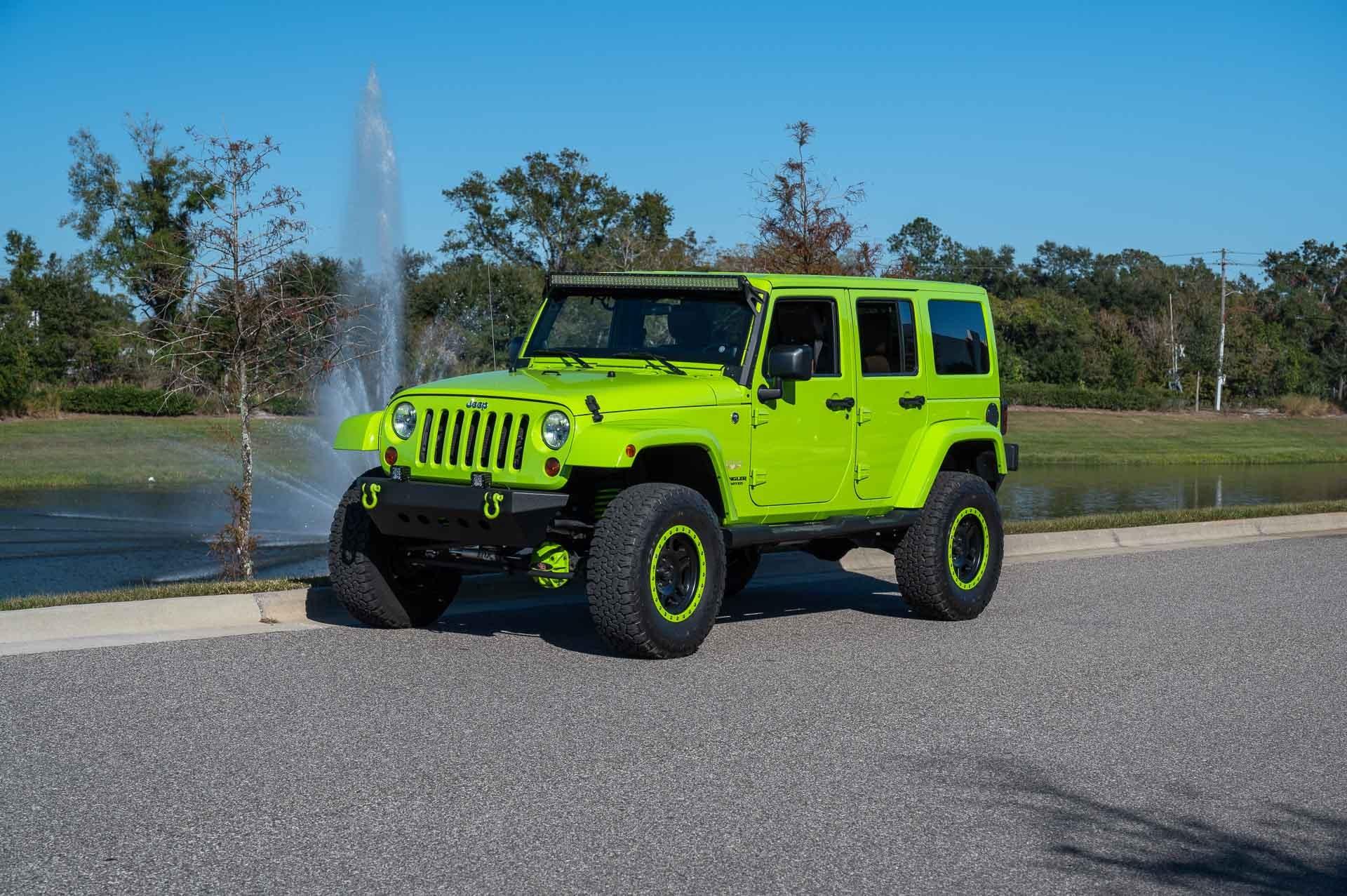 2012-jeep-wrangler-modified-for-sale-01