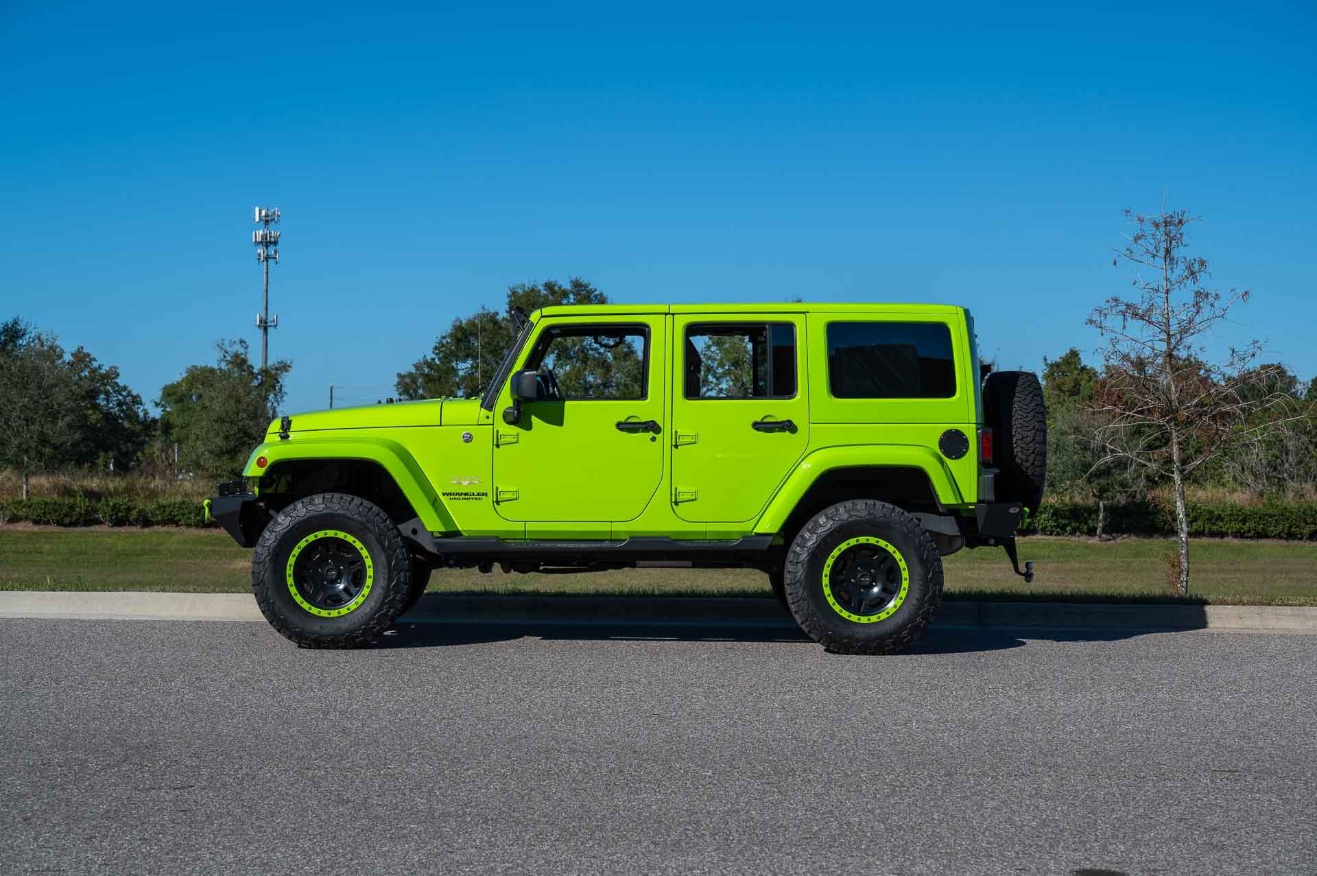 2012-jeep-wrangler-modified-for-sale-02