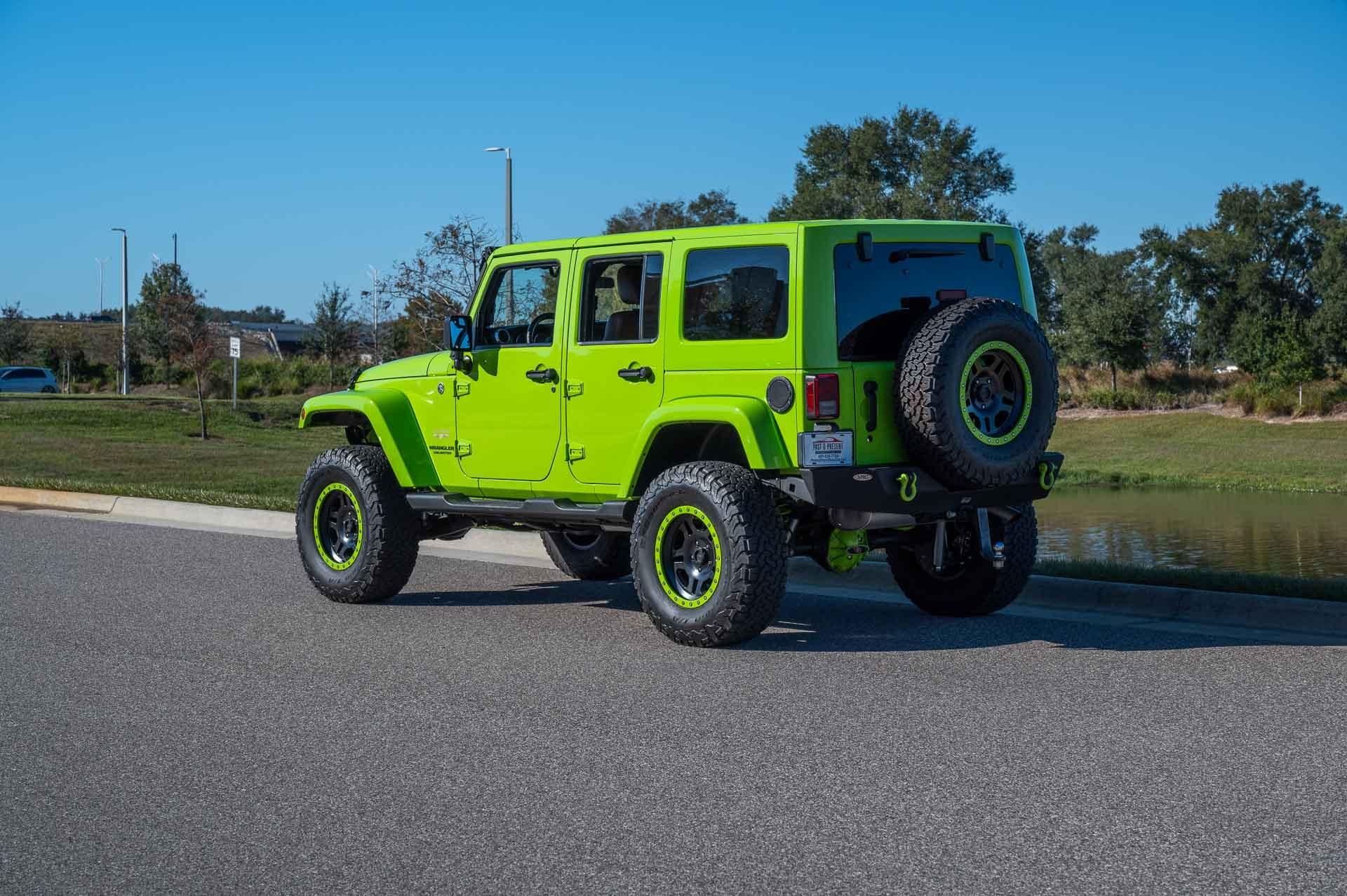 2012-jeep-wrangler-modified-for-sale-03