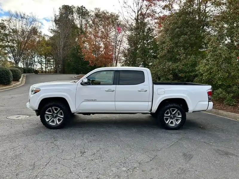 2019-toyota-tacoma-limited-double-cab-for-sale-02