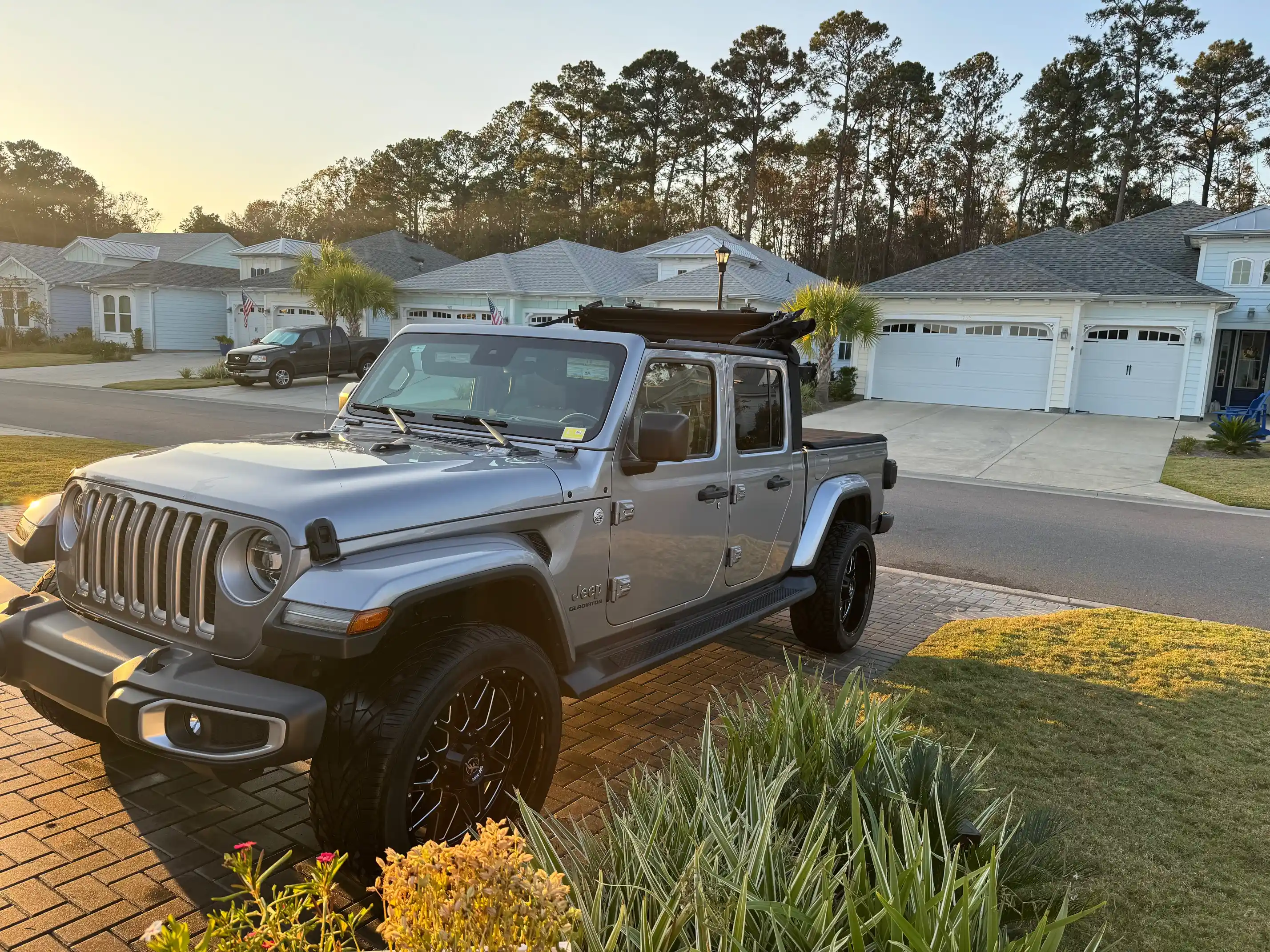 2020-jeep-gladiator-overland-for-sale-03