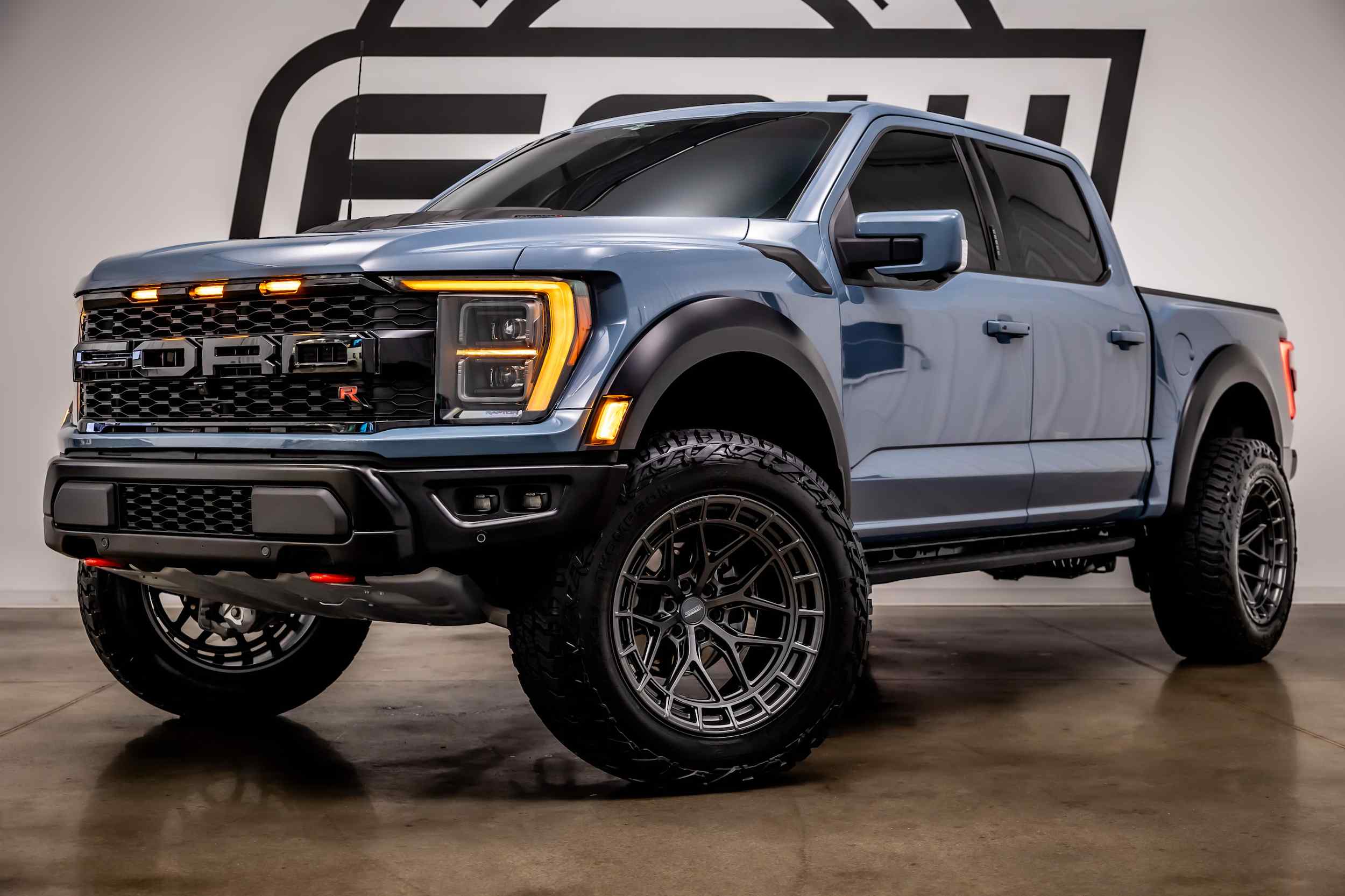 2023-Ford-F-150-raptor-r-for-sale-01