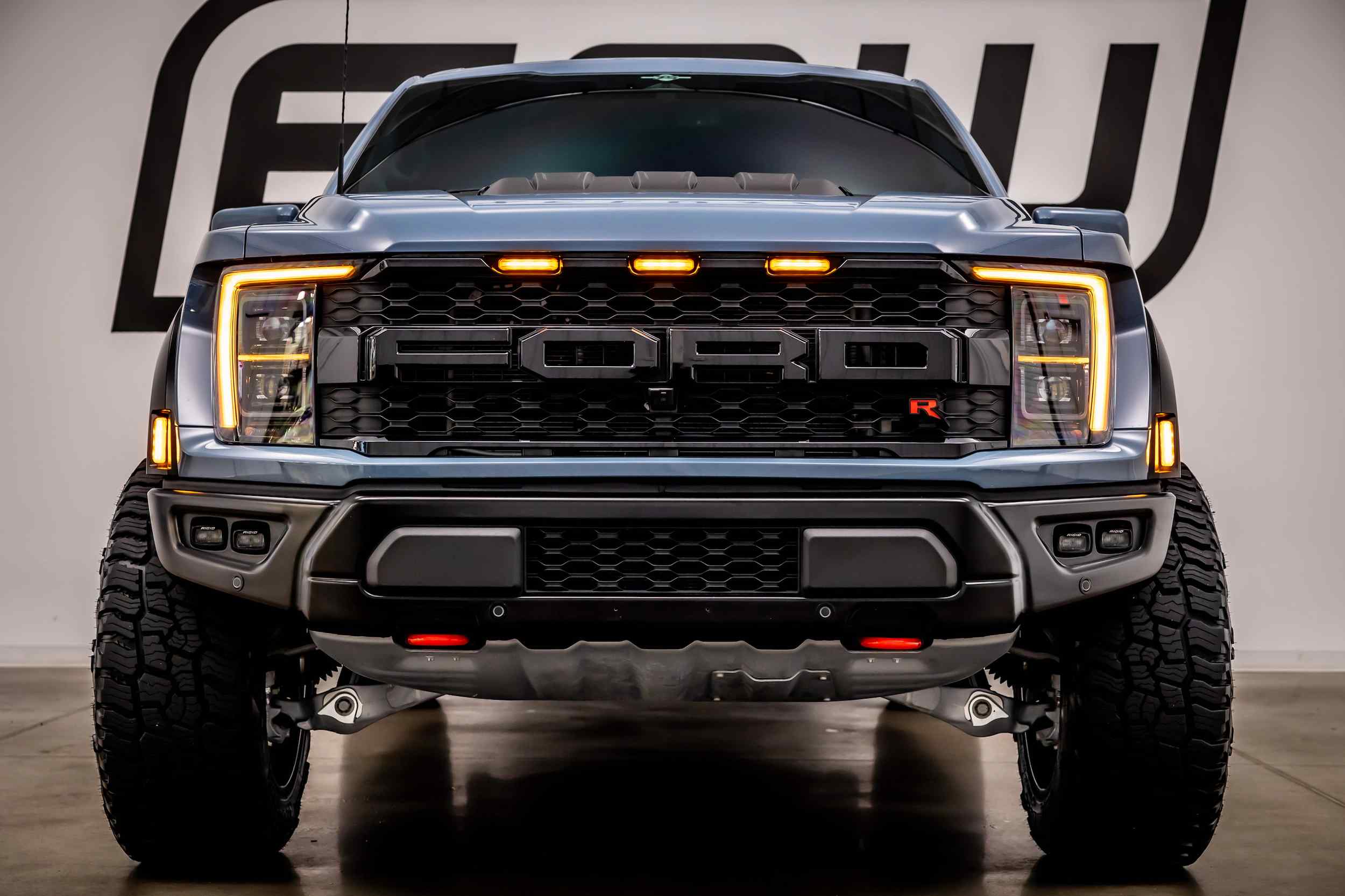 2023-Ford-F-150-raptor-r-for-sale-03