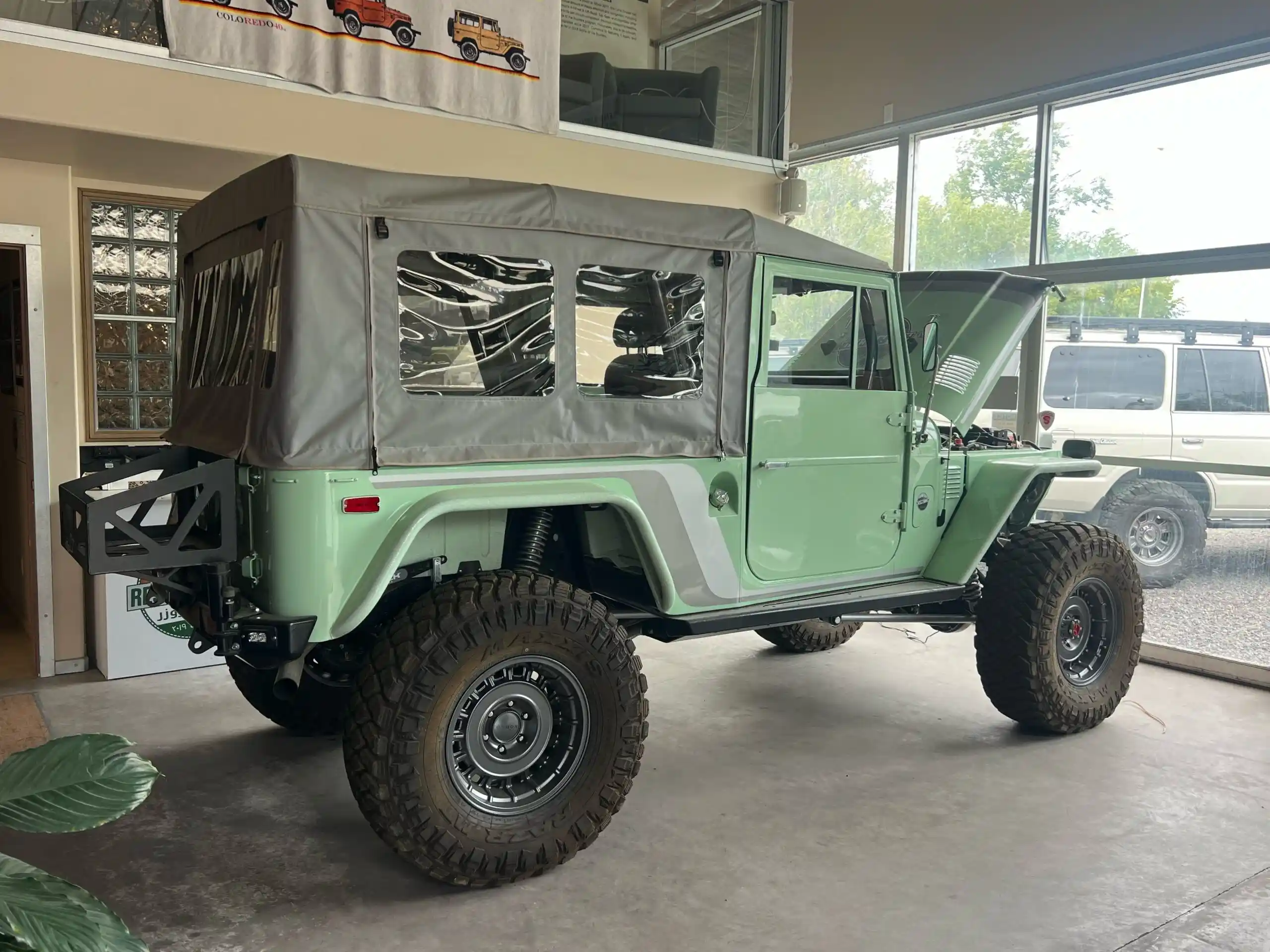 stretched-steel-1972-toyota-land-cruiser-fj-40-proffitt-for-sale-06