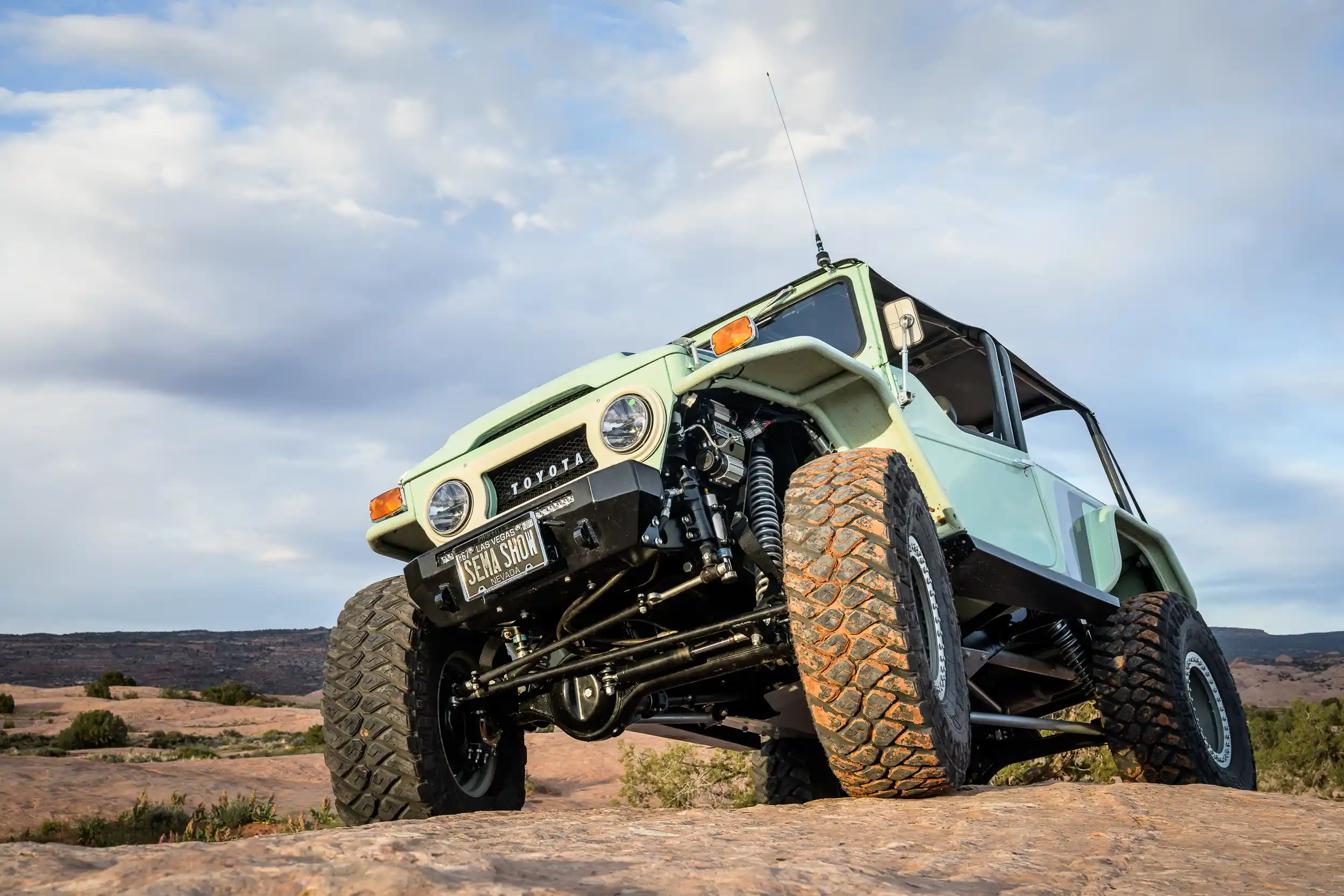 stretched-steel-1972-toyota-land-cruiser-fj-40-proffitt-for-sale-13