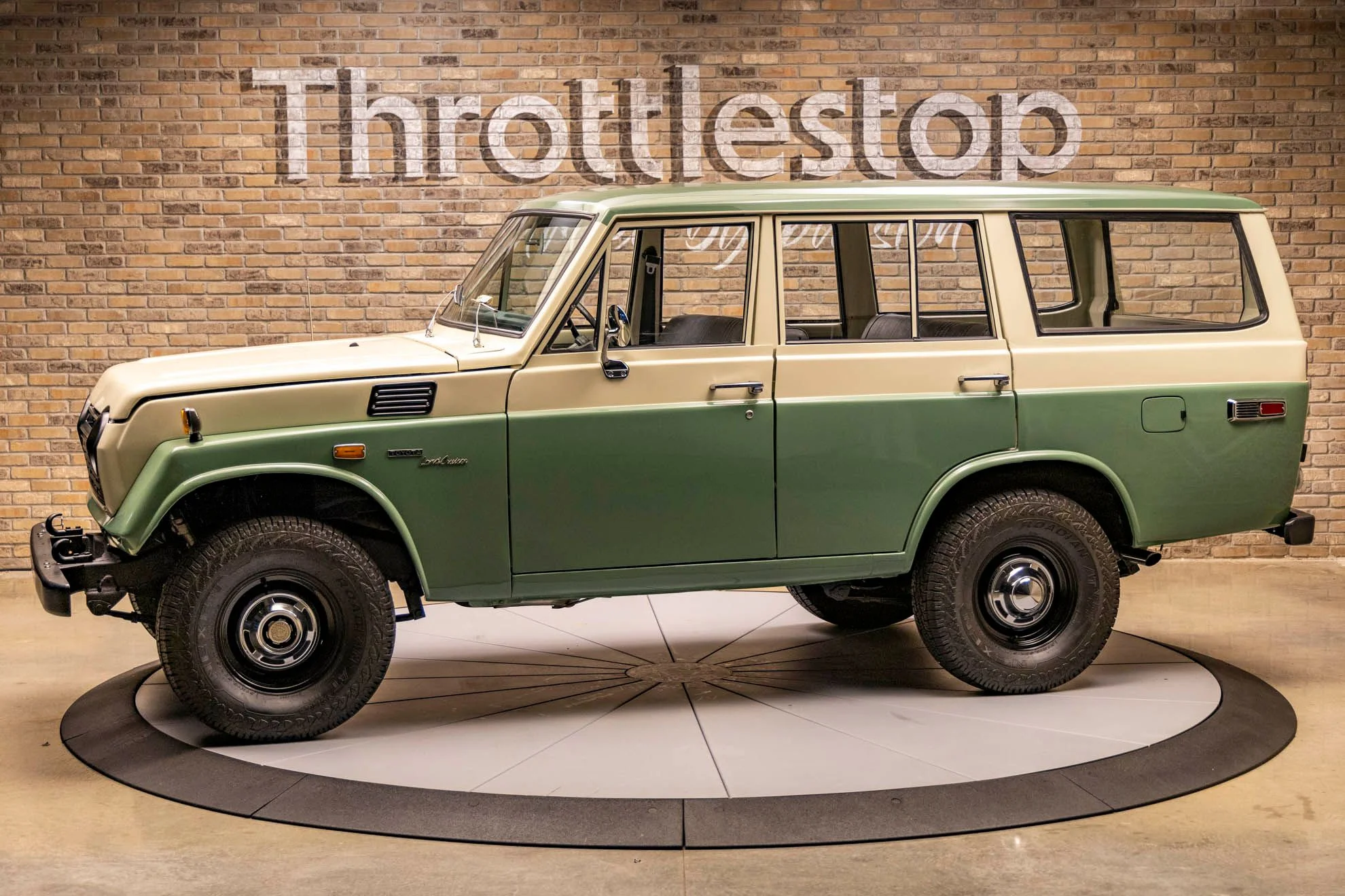 1972-toyota-fj55-land-cruiser-for-sale-01