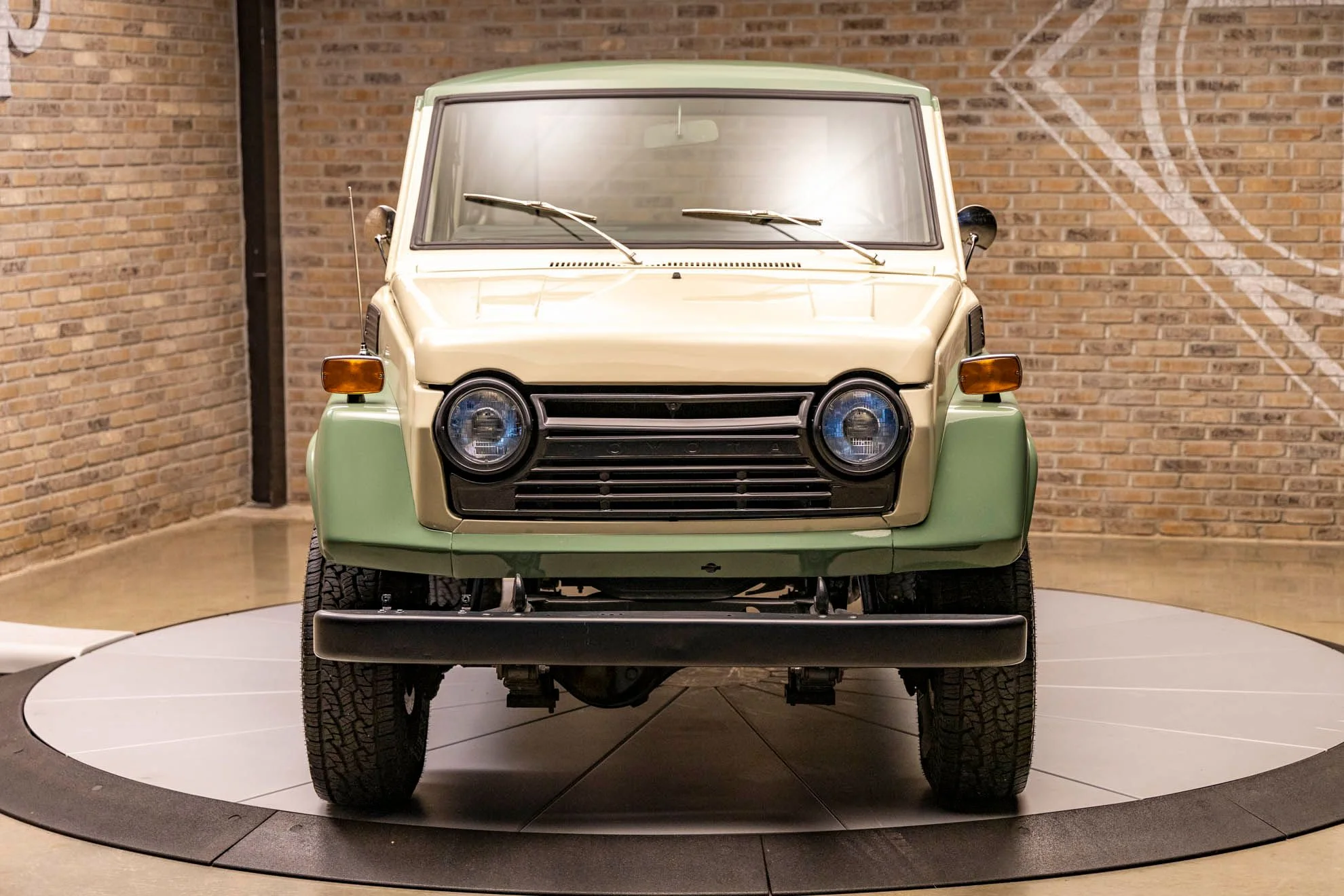 1972-toyota-fj55-land-cruiser-for-sale-02