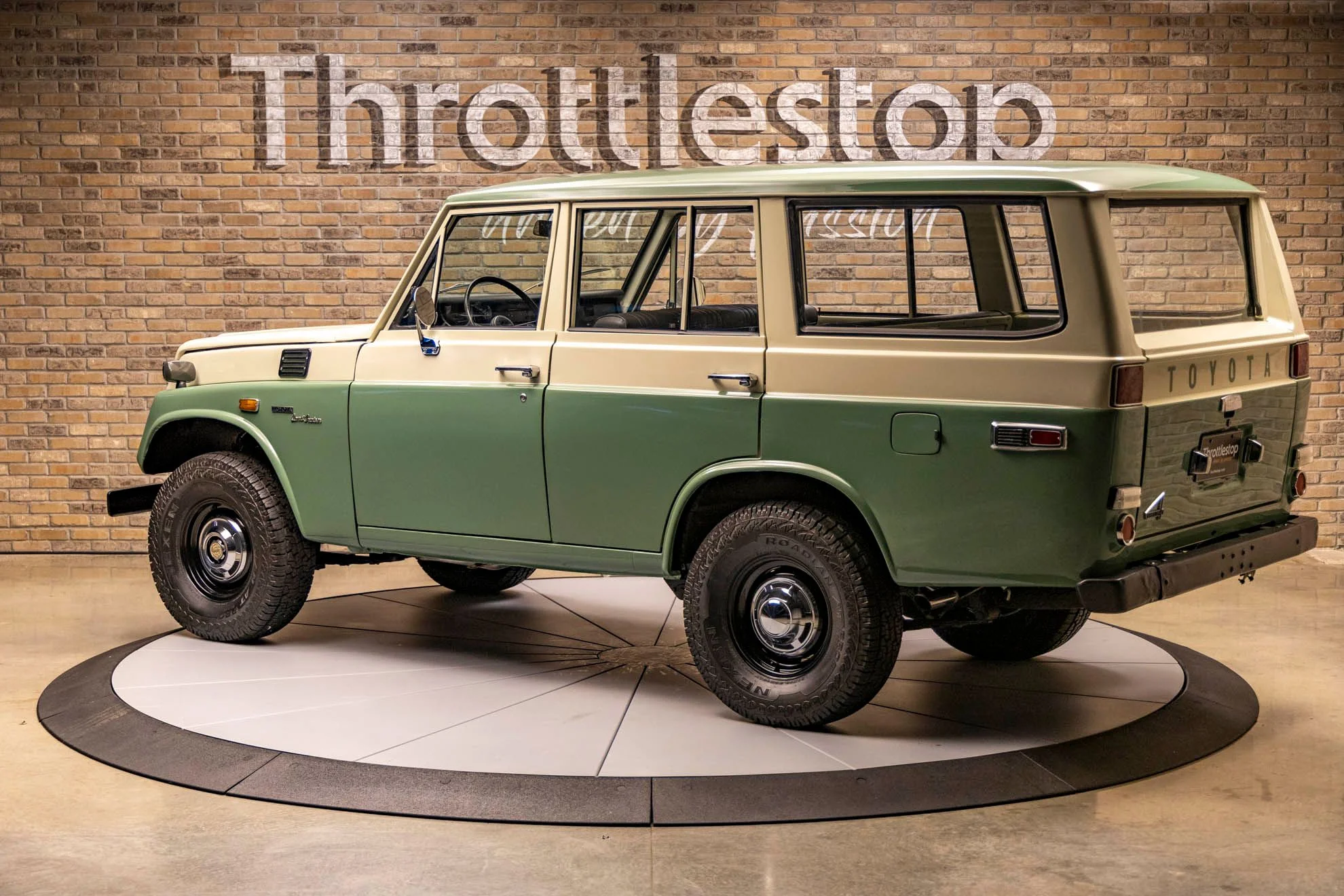 1972-toyota-fj55-land-cruiser-for-sale-07