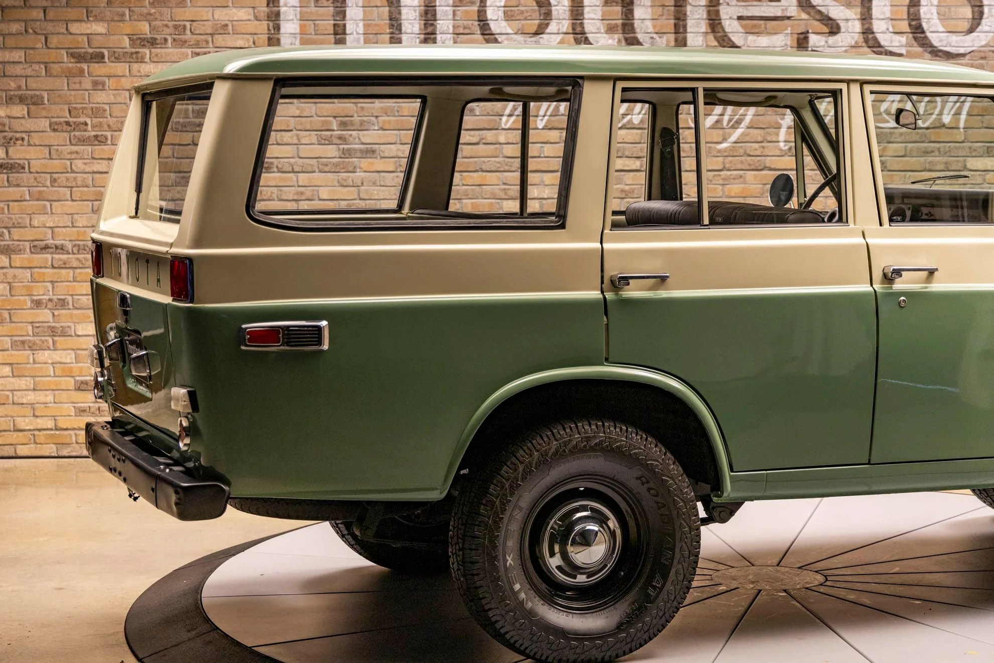 1972-toyota-fj55-land-cruiser-for-sale-11