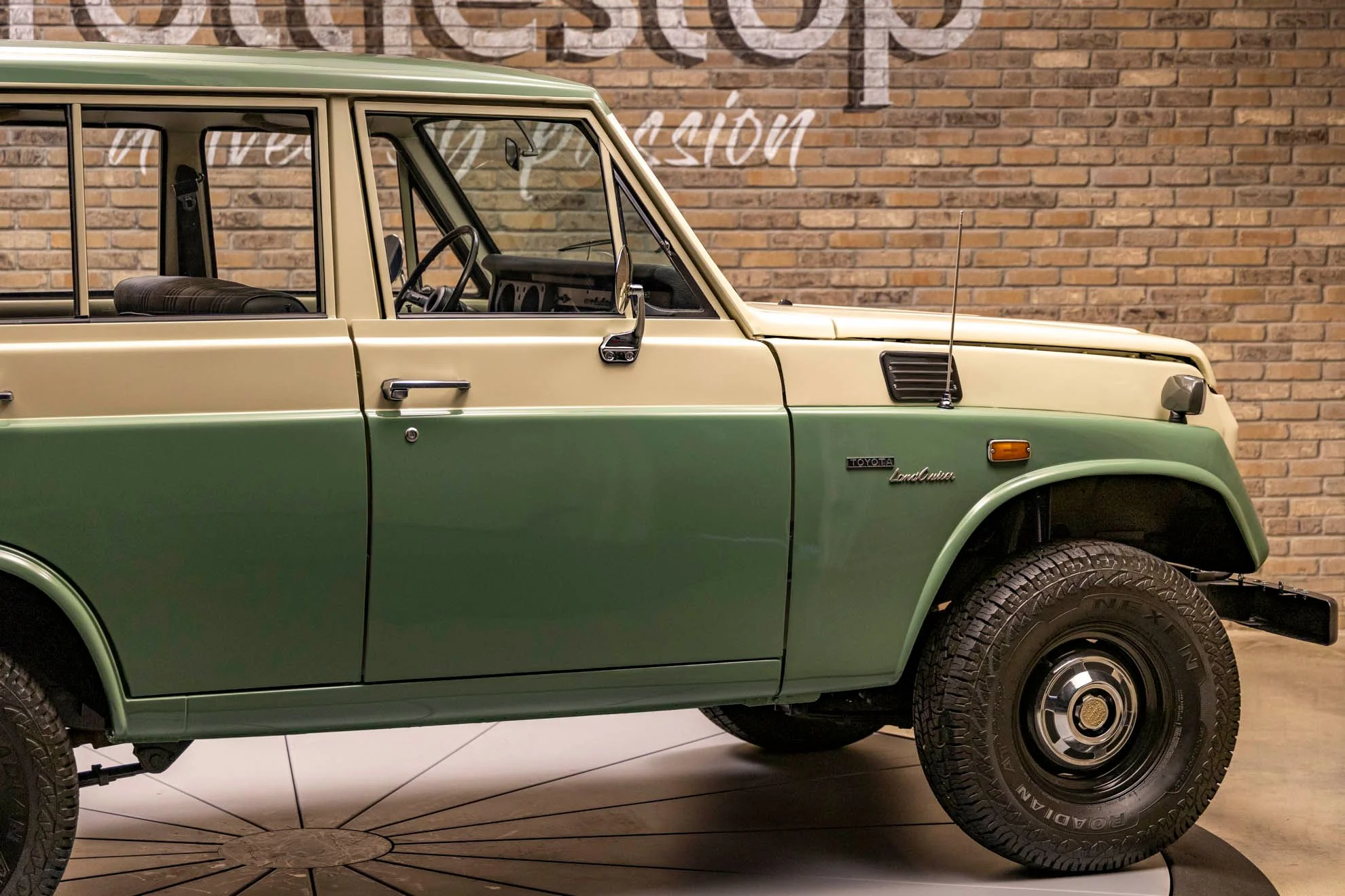 1972-toyota-fj55-land-cruiser-for-sale-12