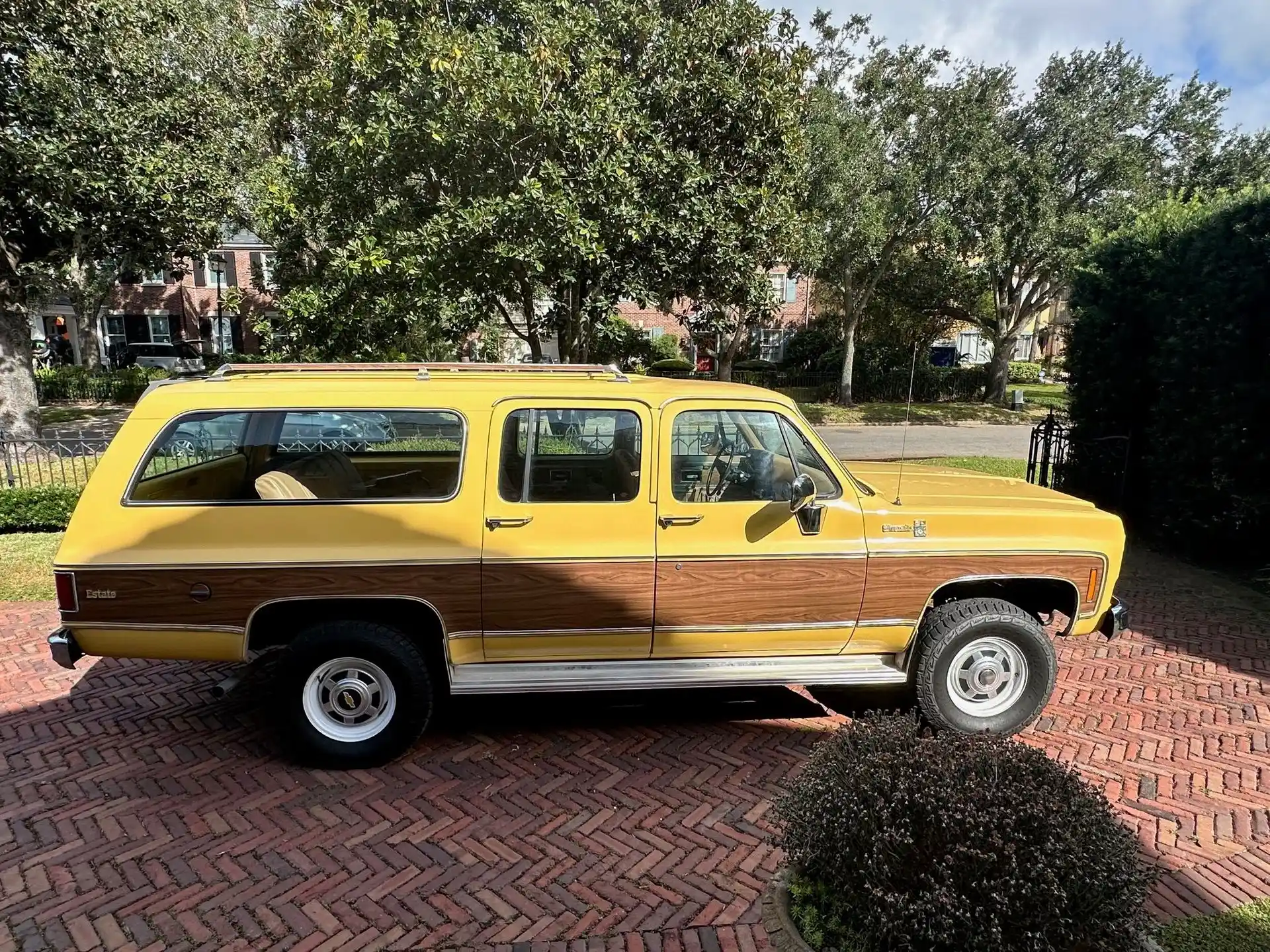 1977-chevrolet-suburban-k20-silverado-for-sale-02