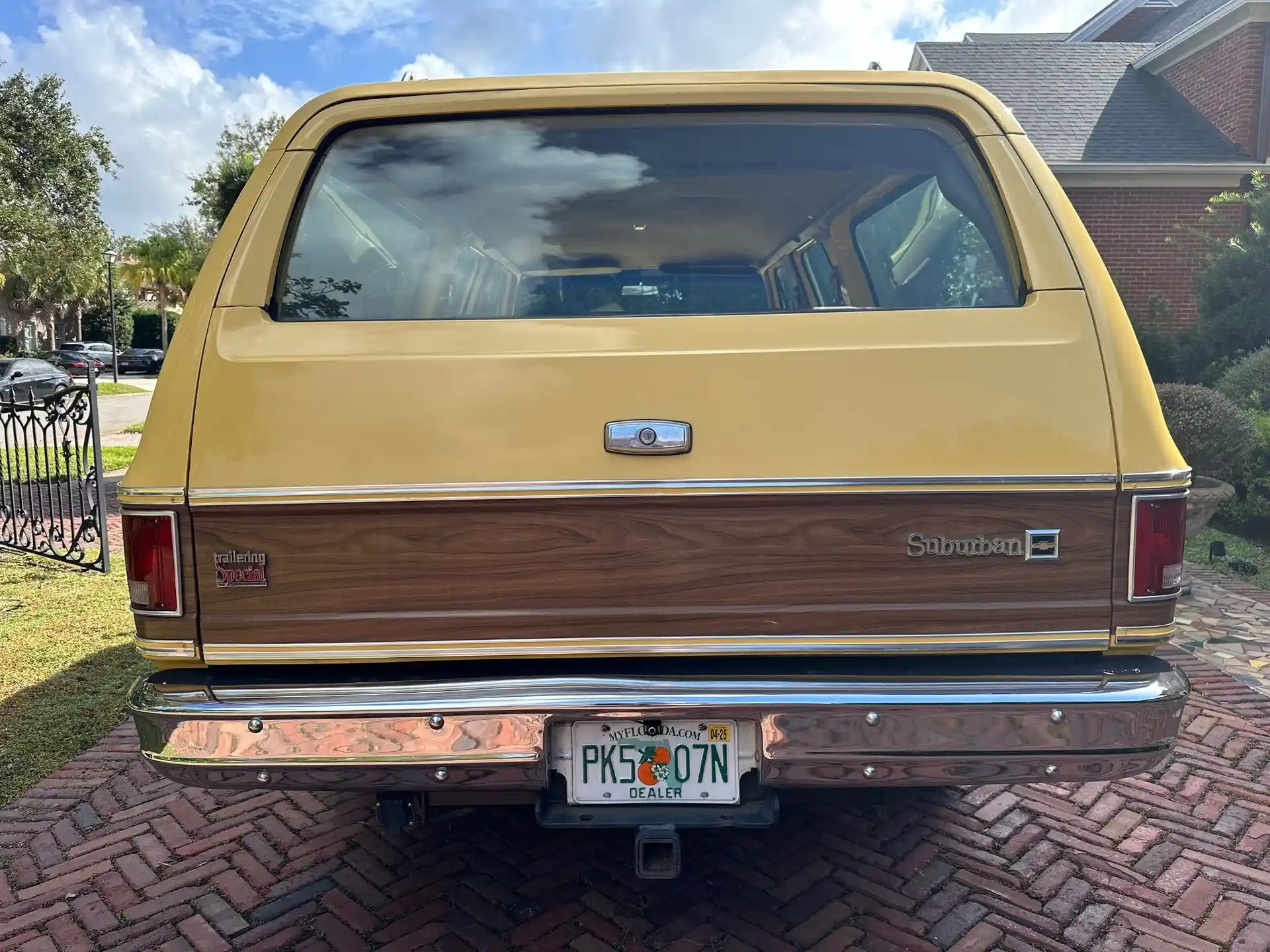 1977-chevrolet-suburban-k20-silverado-for-sale-09