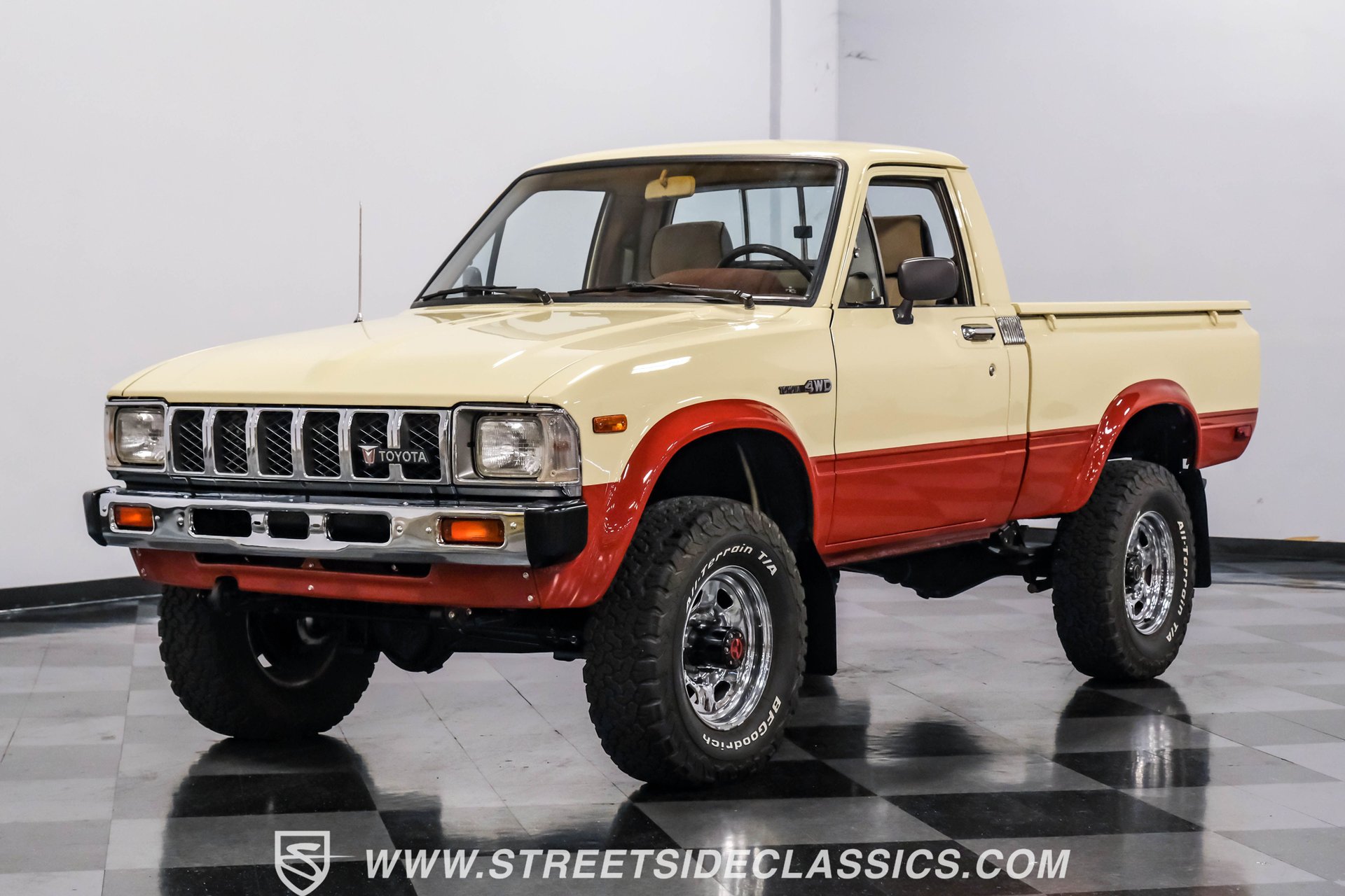 1983-toyota-pickup-sr5-4x4-for-sale-01