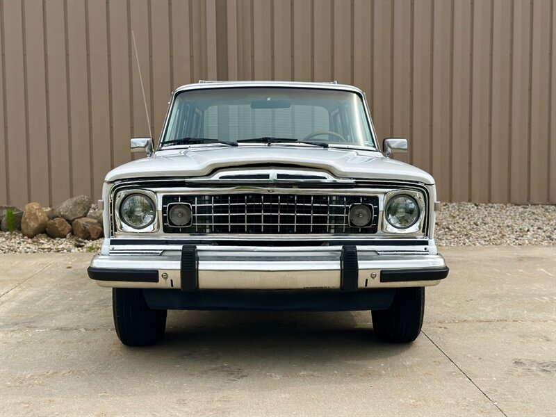 1984-jeep-grand-wagoneer-4dr-suv-for-sale-03