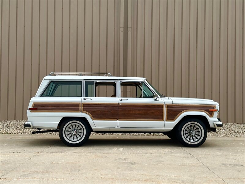 1984-jeep-grand-wagoneer-4dr-suv-for-sale-05